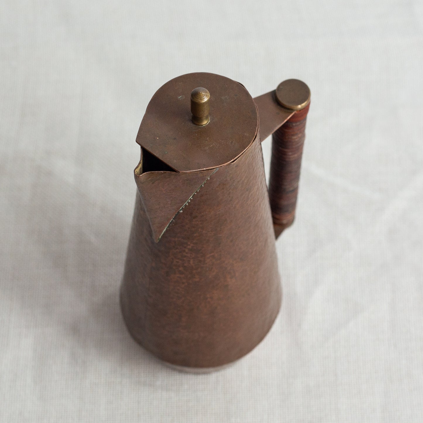 Unique Arts and Crafts copper lidded pitcher, England. Early 20th Century.