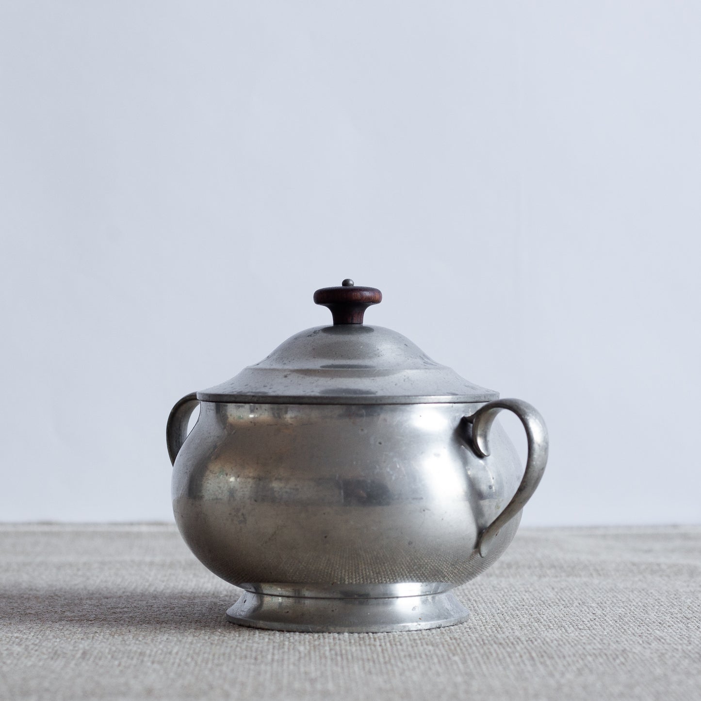Sugar Bowl Model 2527, Just Andersen, Just Andersen Pewter, Denmark. 1950’s.