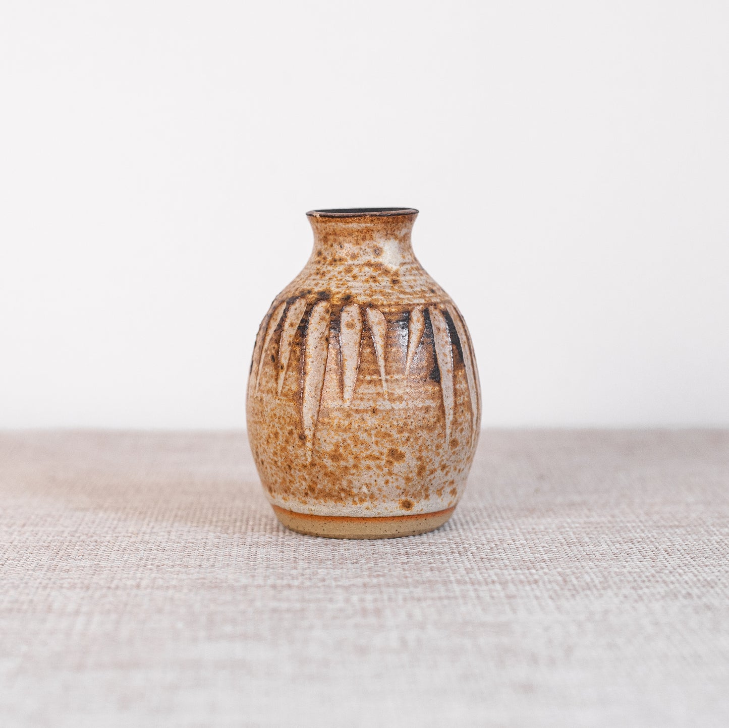Miniature vase, Carol McLachlan, England. 1990’s.