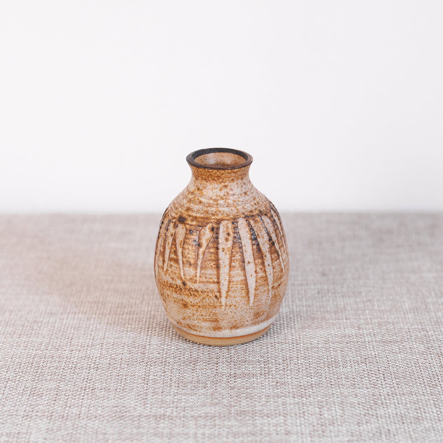 Miniature vase, Carol McLachlan, England. 1990’s.