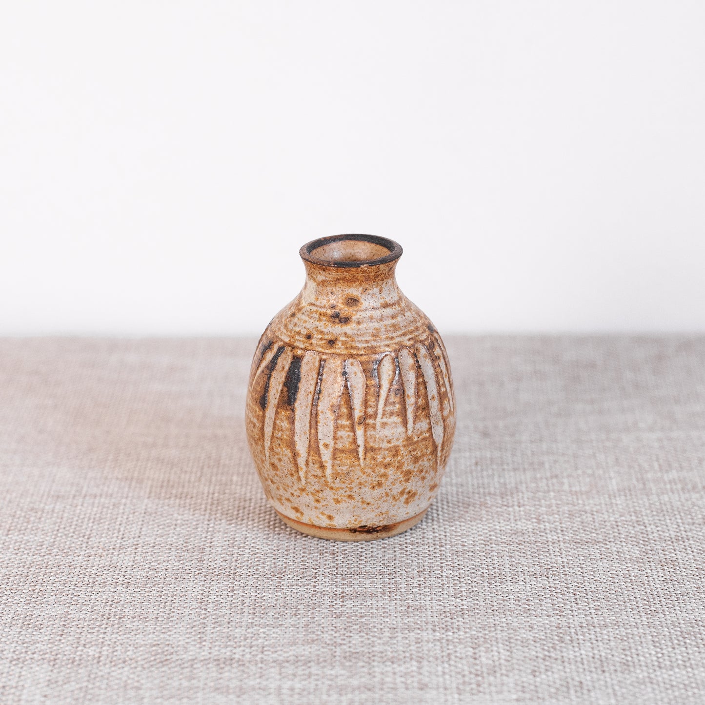 Miniature vase, Carol McLachlan, England. 1990’s.