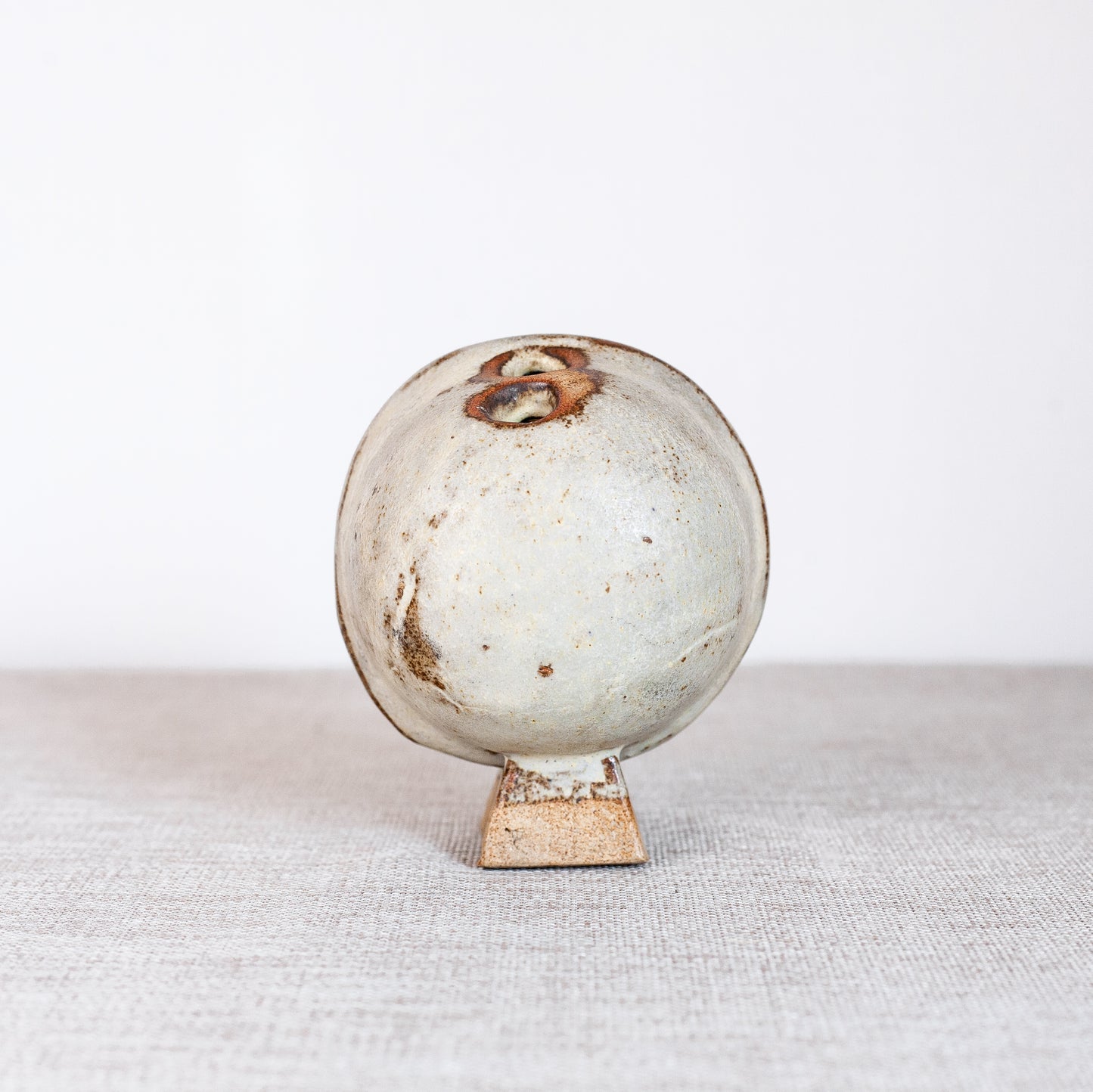 Seed pod vase, England. 1970’s.