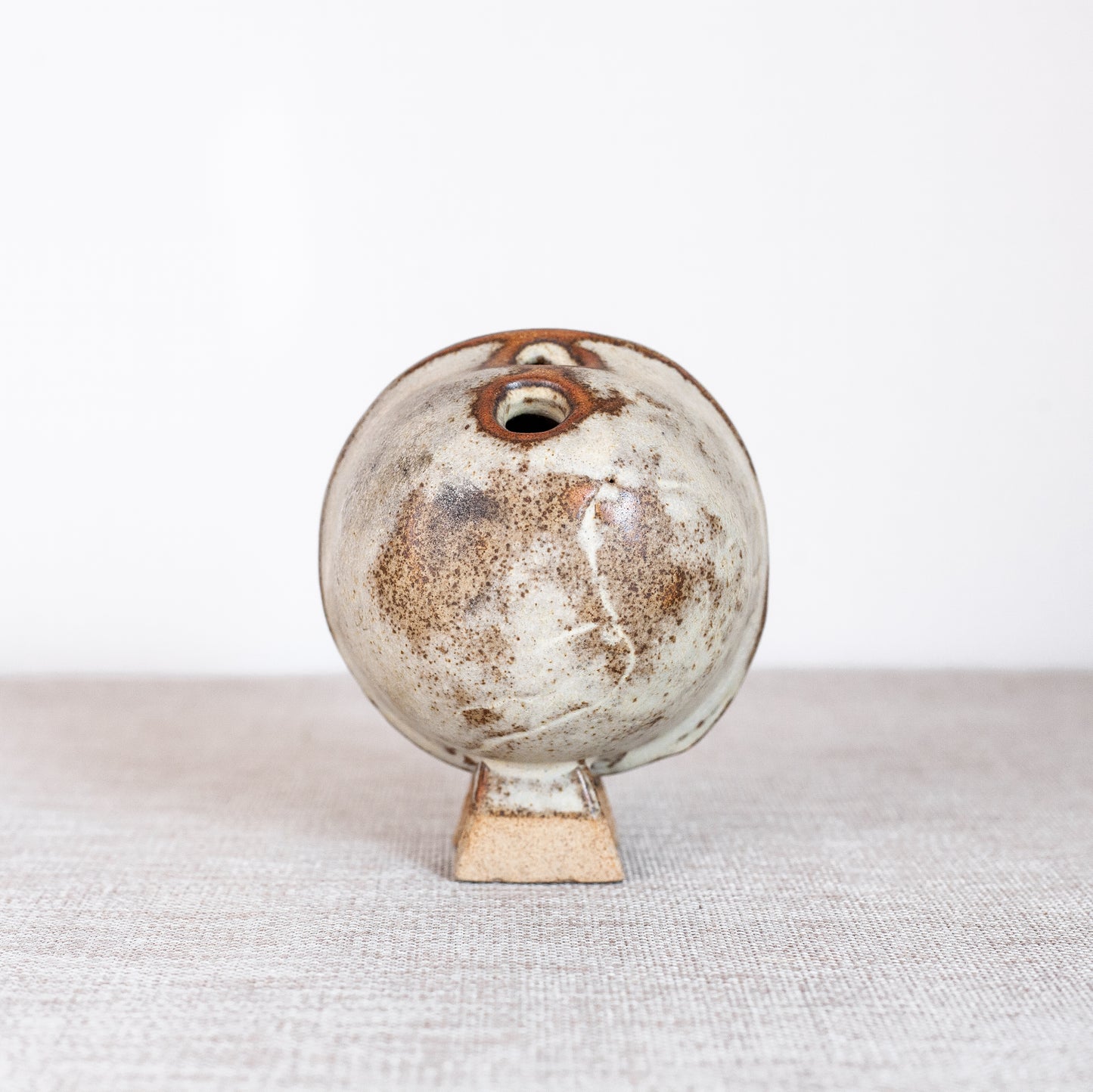 Seed pod vase, England. 1970’s.