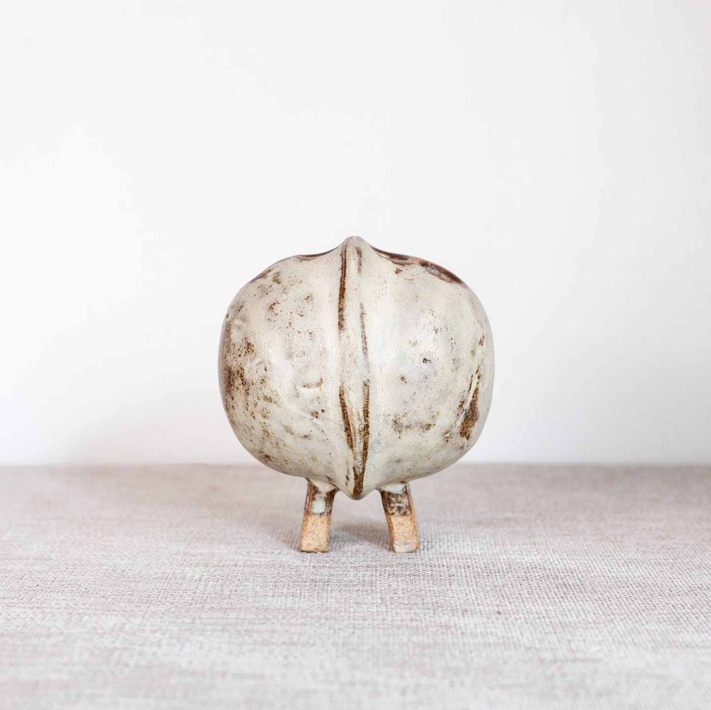 Seed pod vase, England. 1970’s.