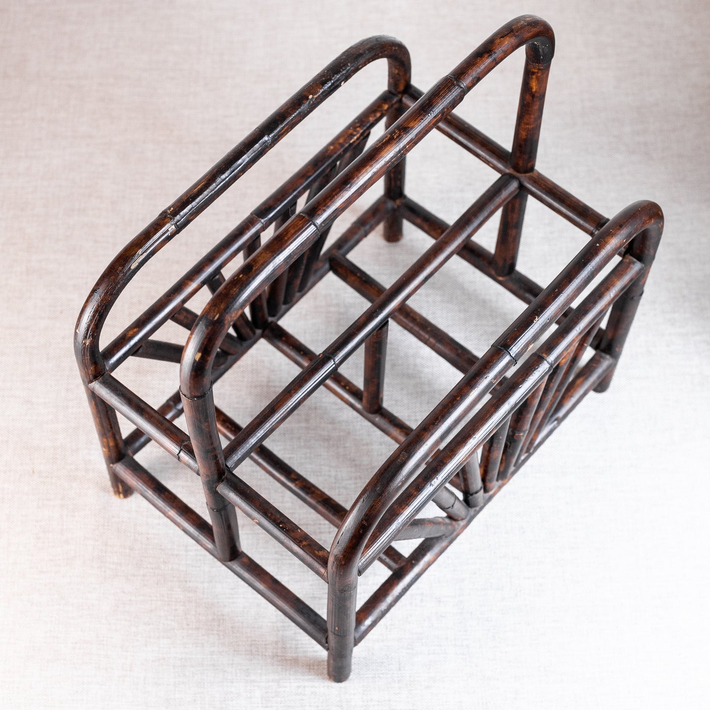 Magazine rack, England. Late 19th Century.