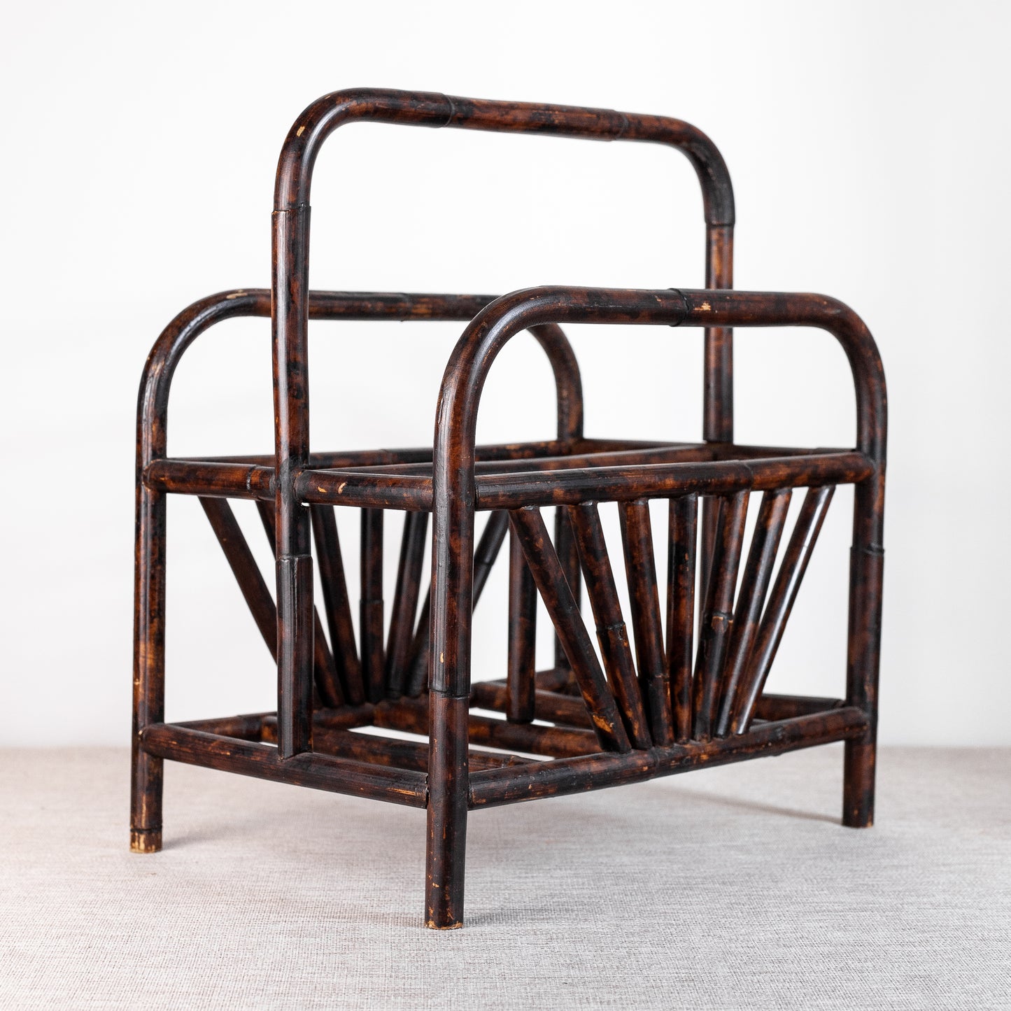 Magazine rack, England. Late 19th Century.