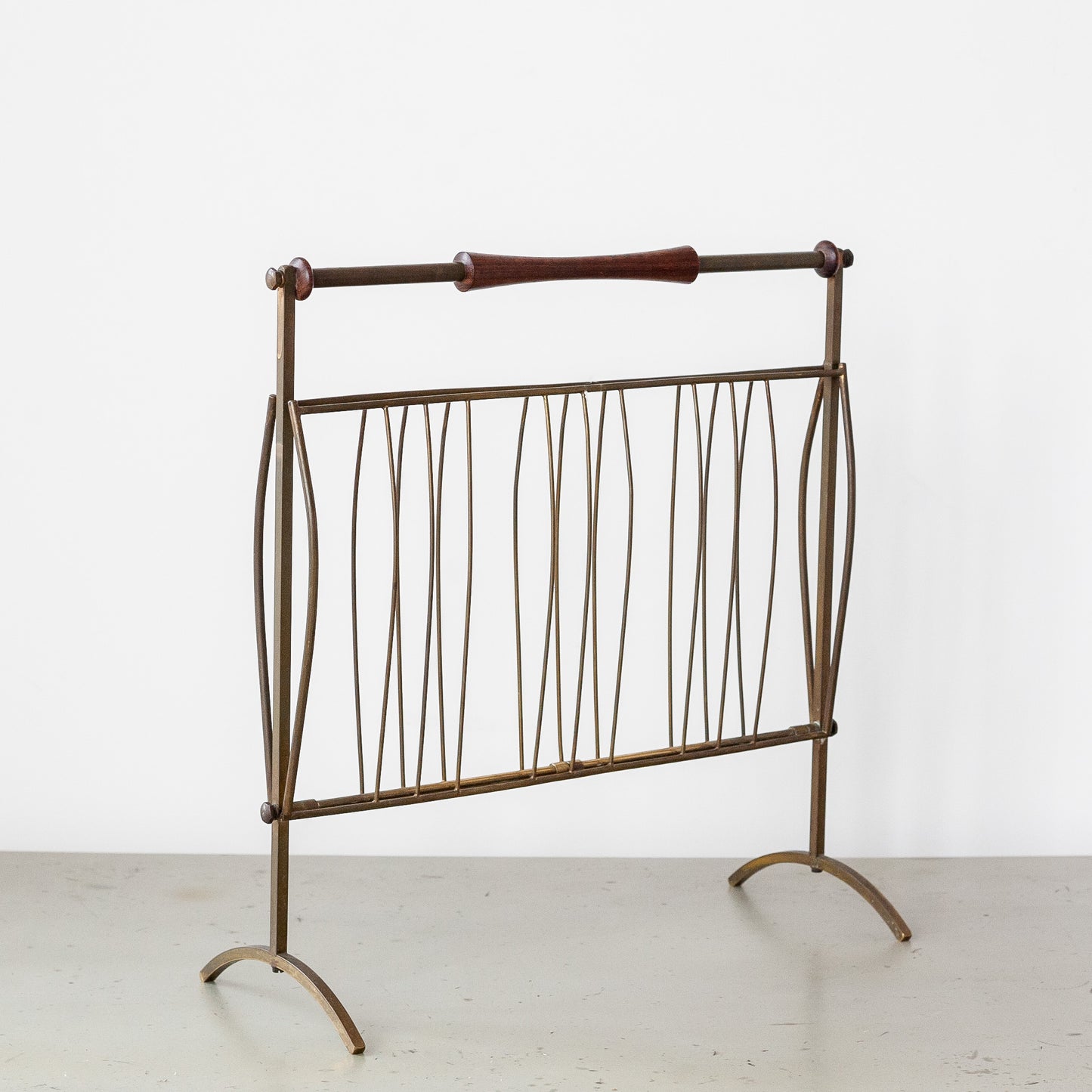 Magazine rack, Cesare Lacca, Italy. 1950’s.
