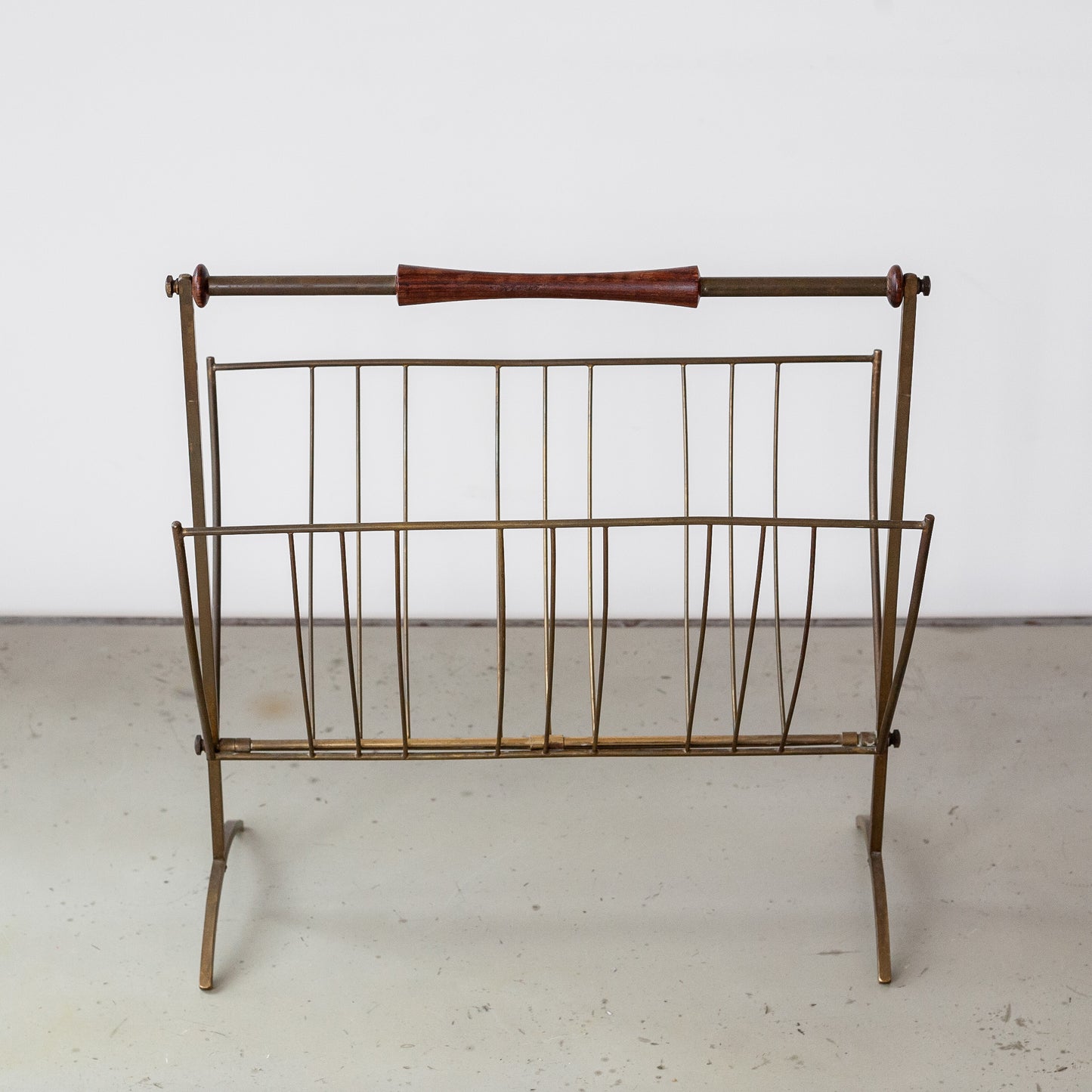 Magazine rack, Cesare Lacca, Italy. 1950’s.