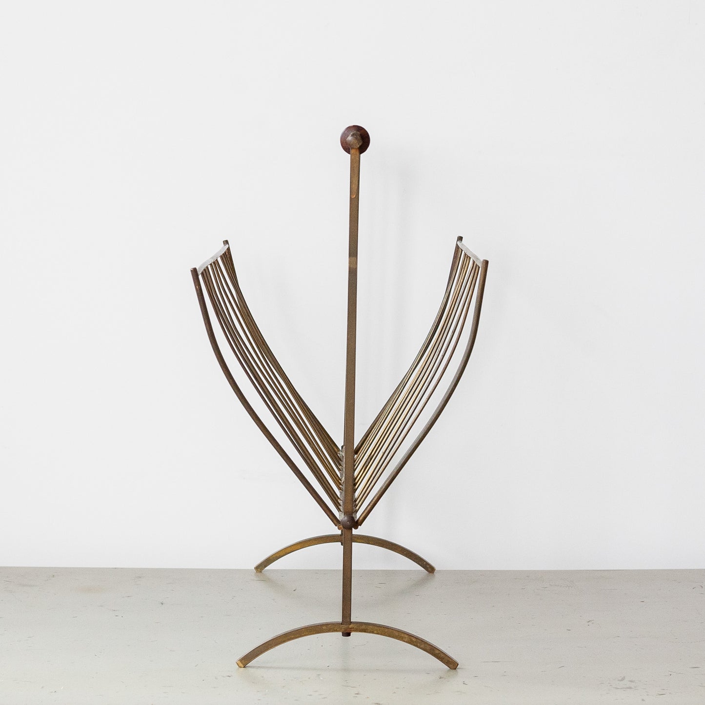 Magazine rack, Cesare Lacca, Italy. 1950’s.