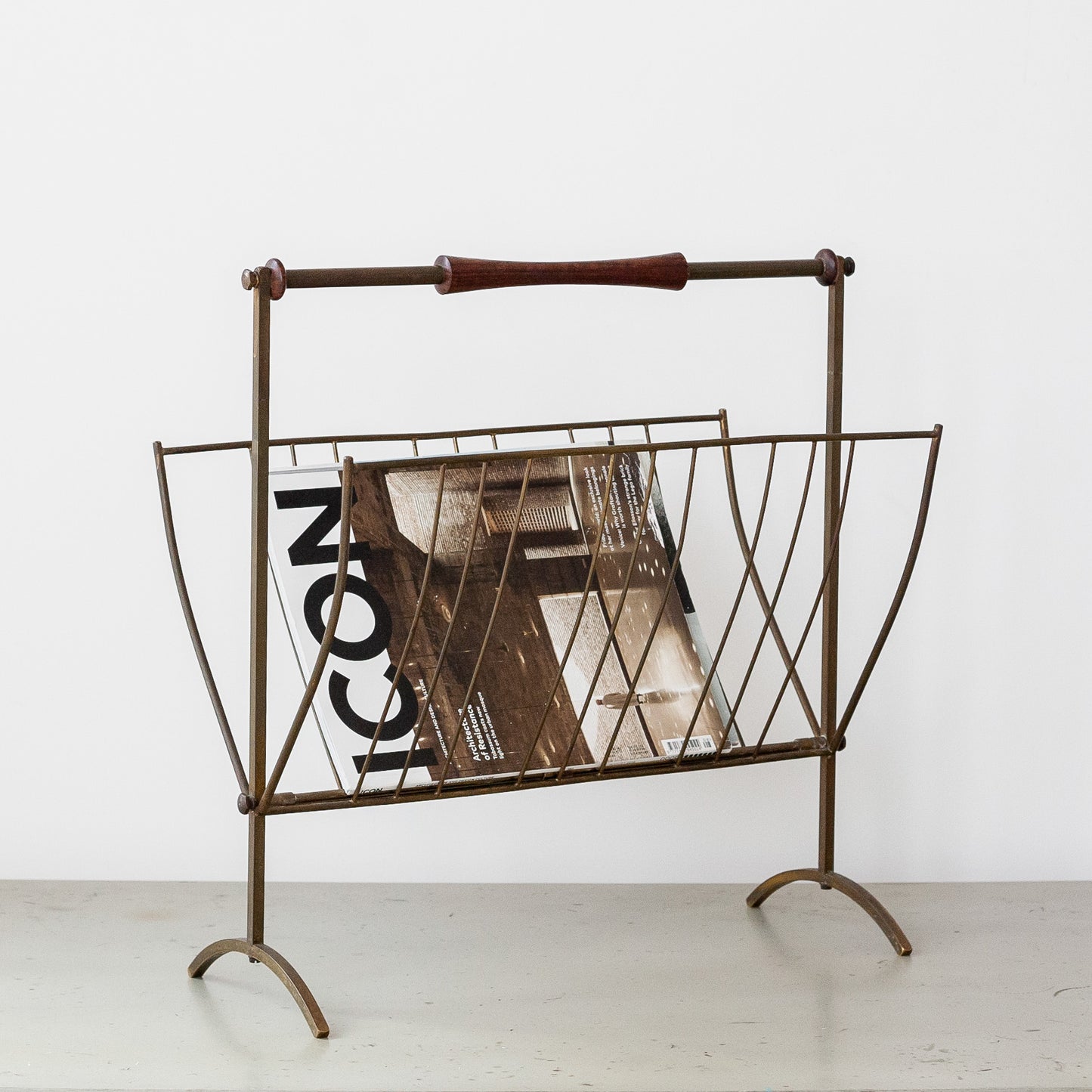 Magazine rack, Cesare Lacca, Italy. 1950’s.
