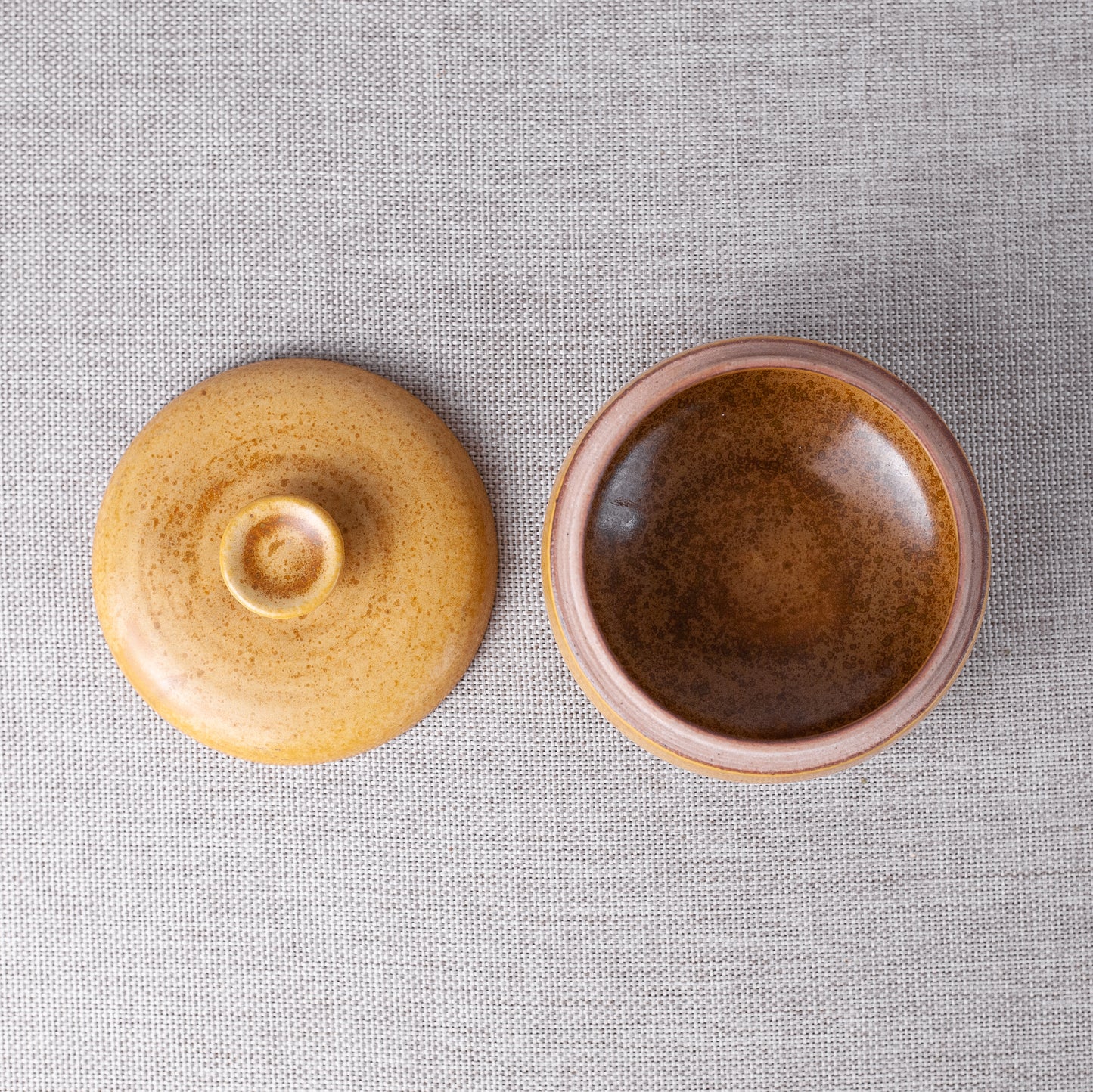 Lidded ‘Tobo’ bowl, Erich & Ingrid Triller, Sweden. 1950’s.