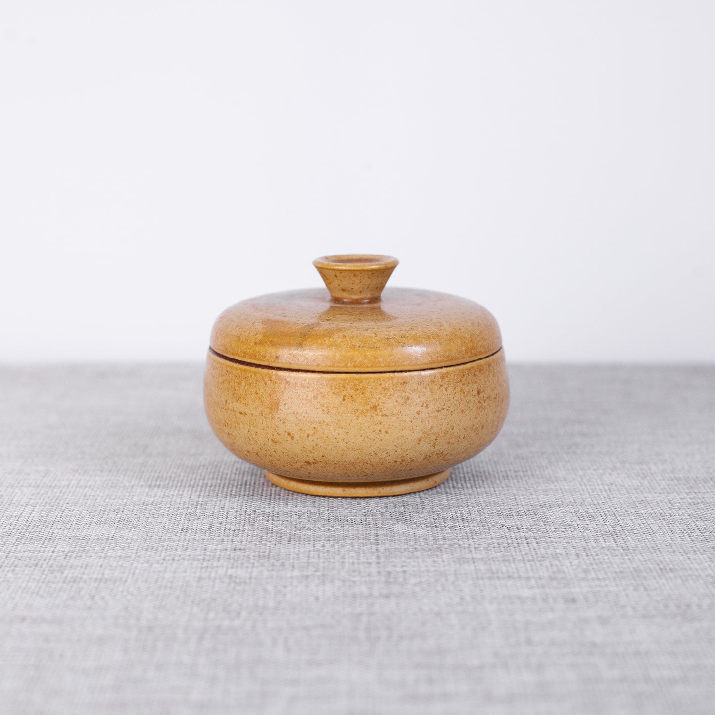 Lidded ‘Tobo’ bowl, Erich & Ingrid Triller, Sweden. 1950’s.