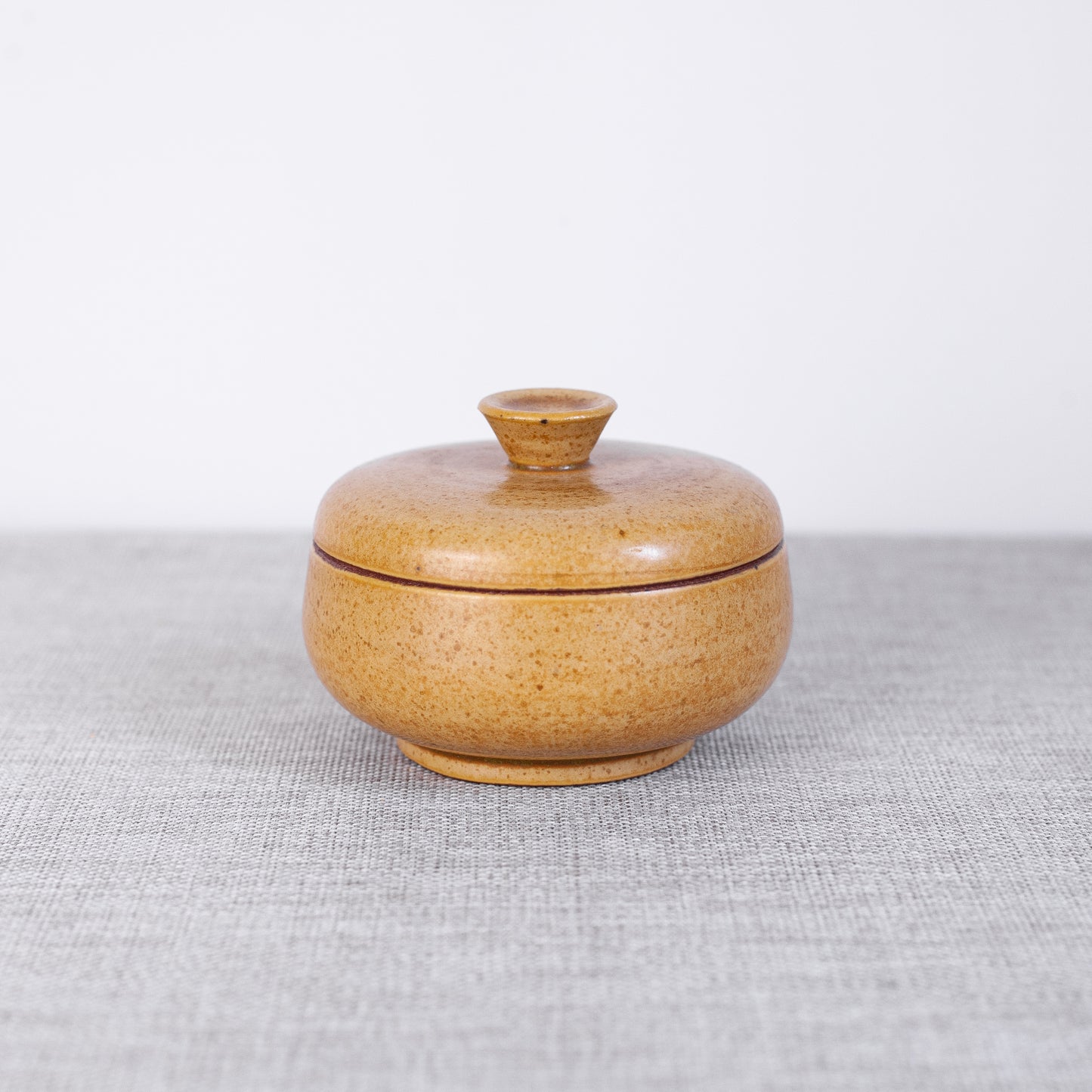 Lidded ‘Tobo’ bowl, Erich & Ingrid Triller, Sweden. 1950’s.