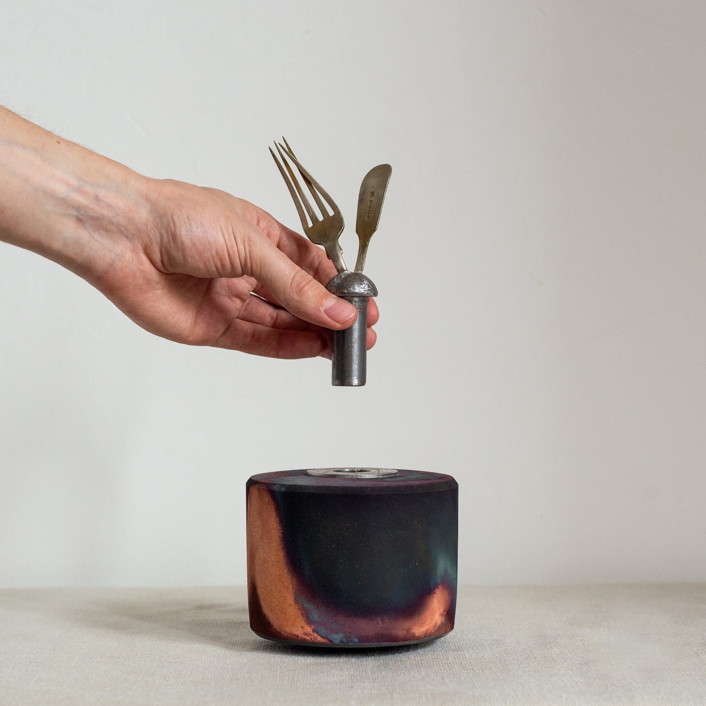 Lidded Raku Form, Andrew Niblett, England. Late 1990s.