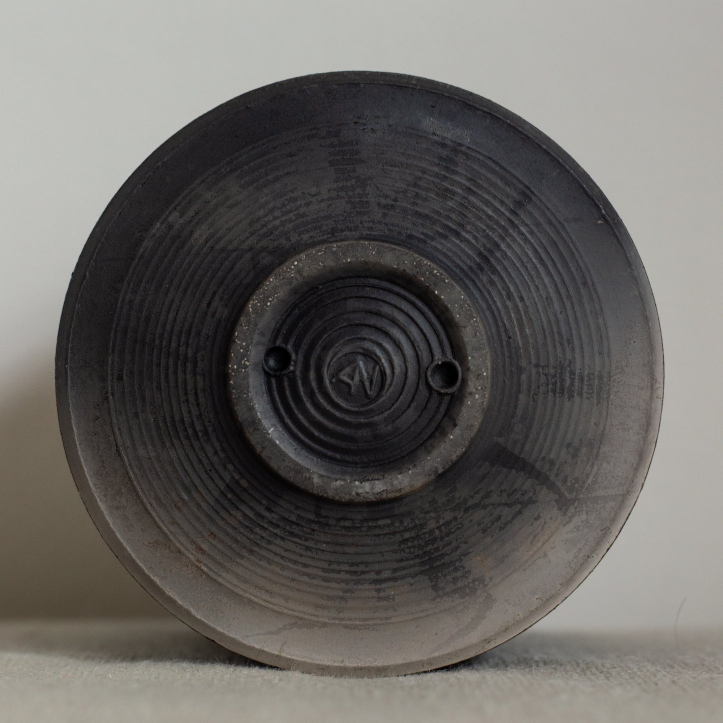 Lidded Raku Form, Andrew Niblett, England. Late 1990s.