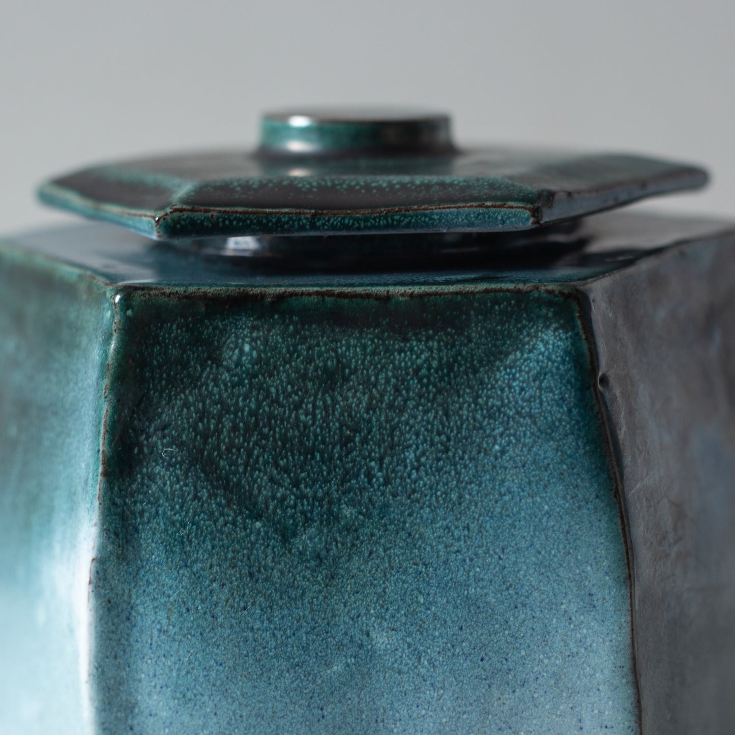 Studio Pottery Lidded Barrelled Vase, Robert Garnett Heal, England. Mid-20th century.