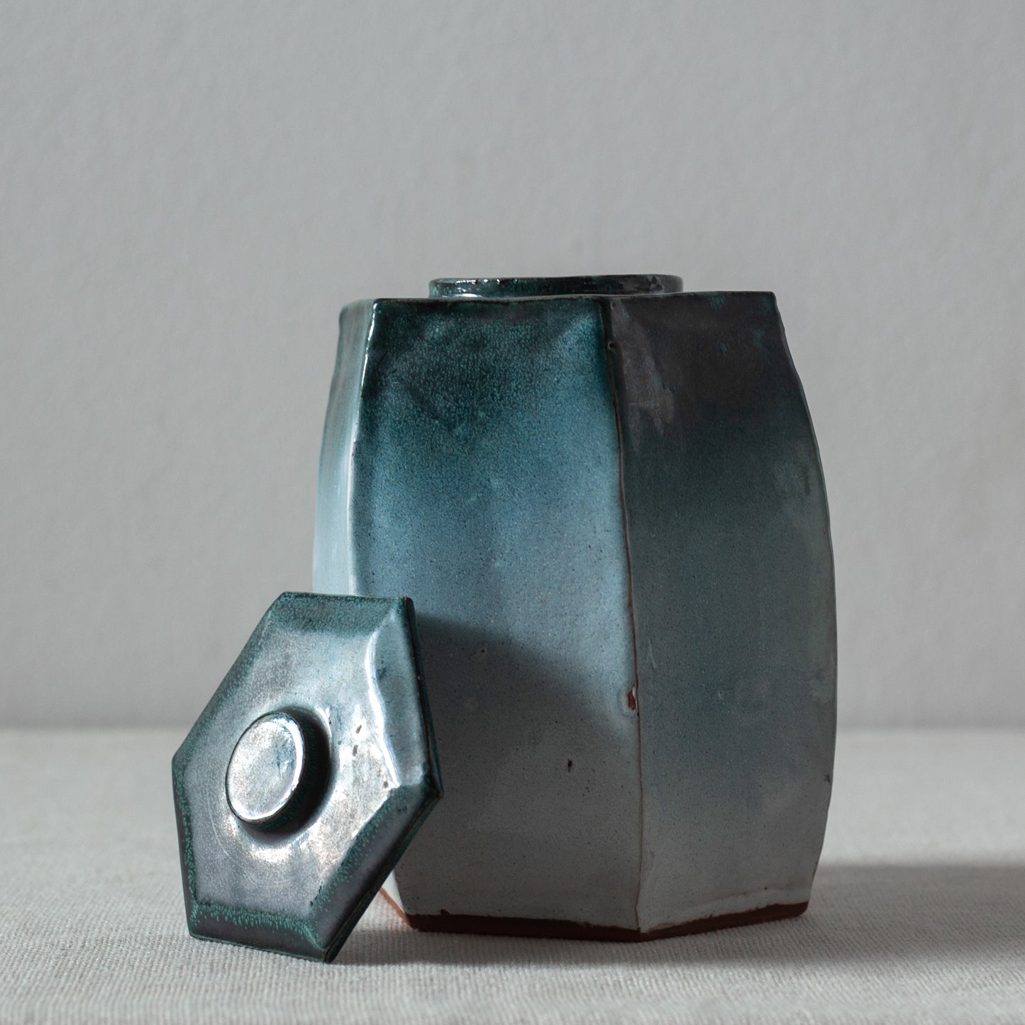 Studio Pottery Lidded Barrelled Vase, Robert Garnett Heal, England. Mid-20th century.
