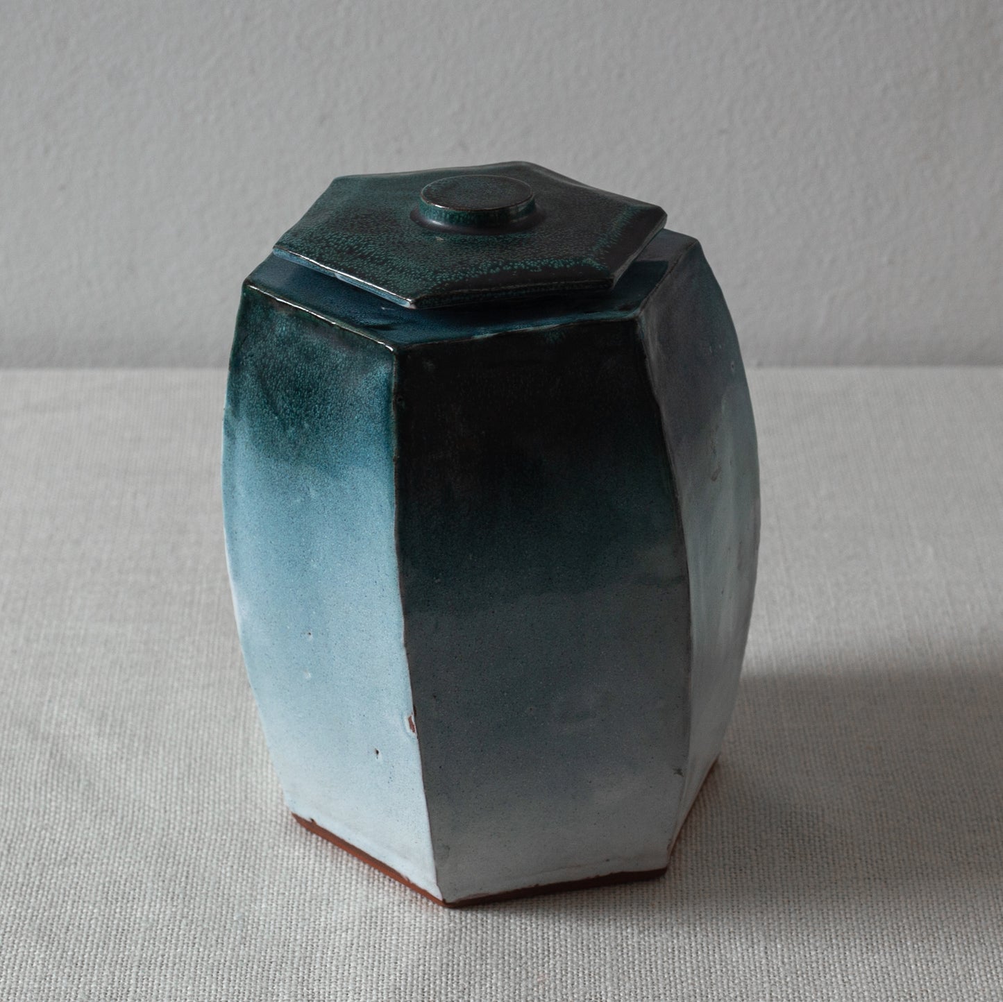 Studio Pottery Lidded Barrelled Vase, Robert Garnett Heal, England. Mid-20th century.