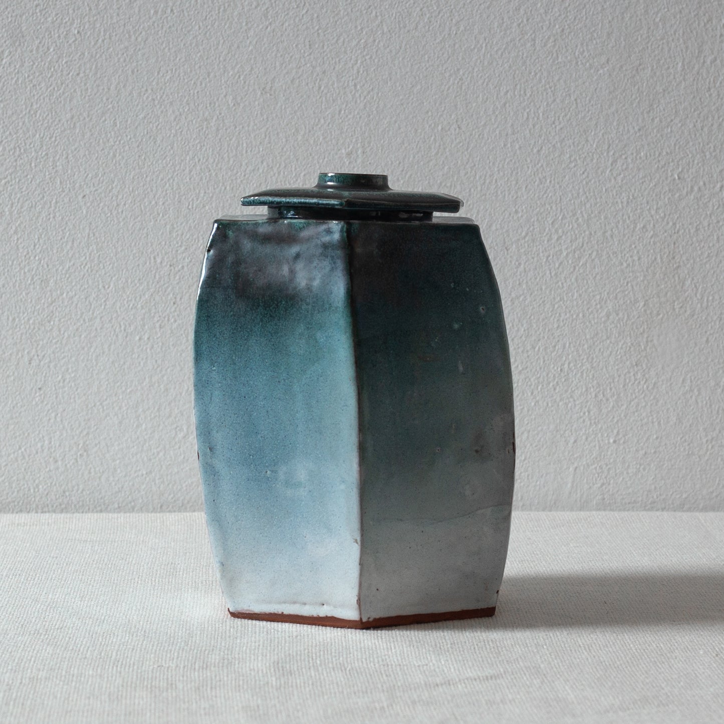 Studio Pottery Lidded Barrelled Vase, Robert Garnett Heal, England. Mid-20th century.