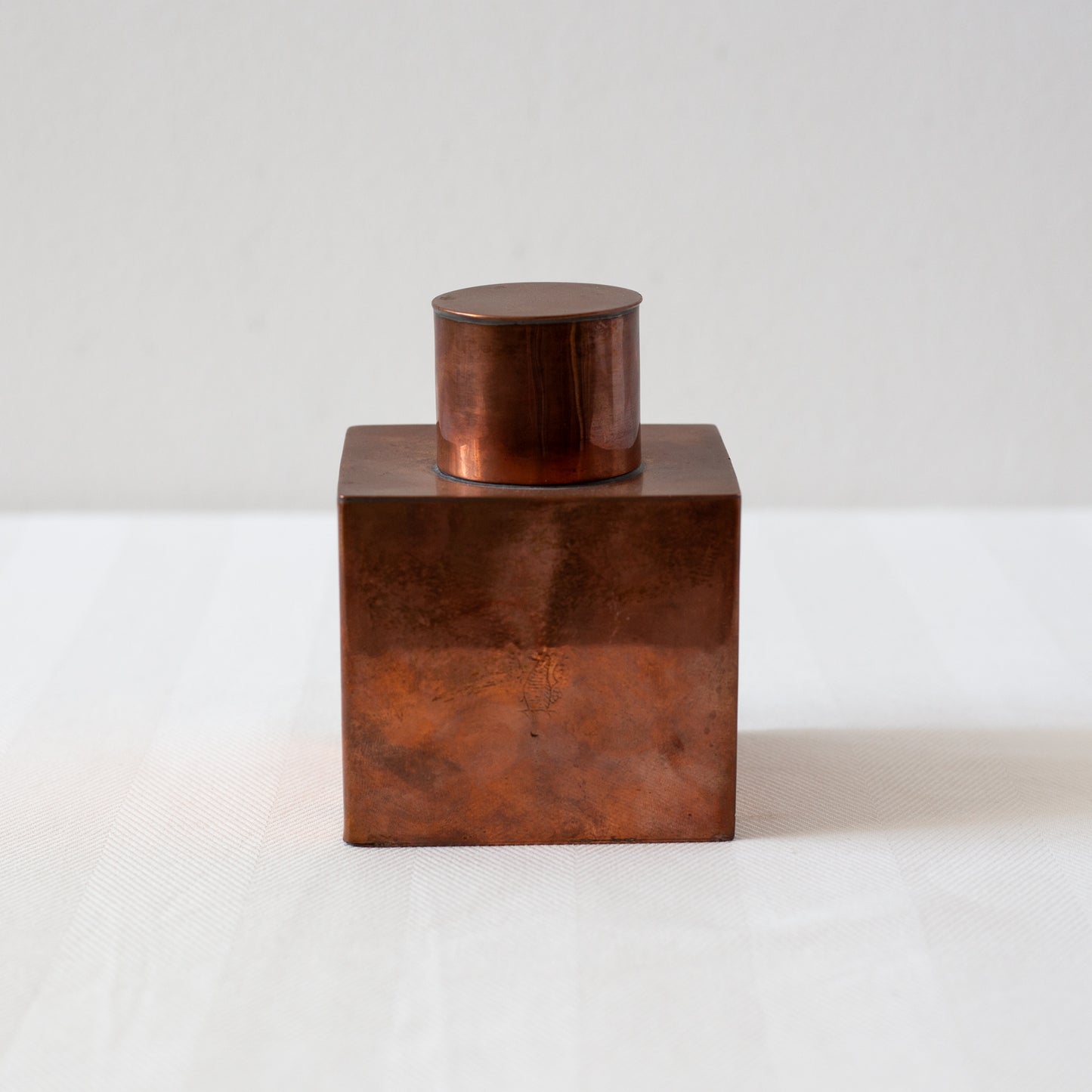 Copper Tea Caddy, England. Early 20th century.