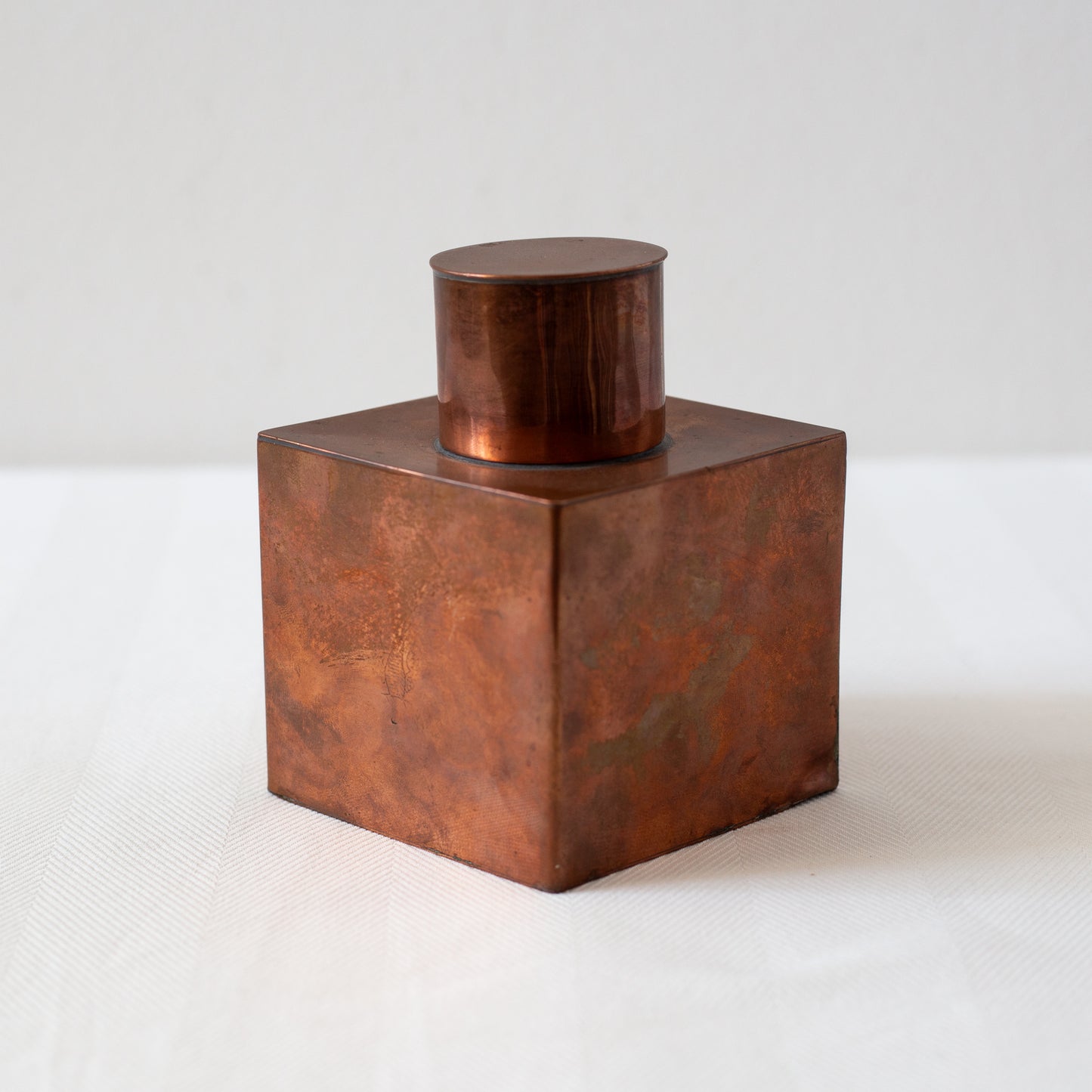 Copper Tea Caddy, England. Early 20th century.