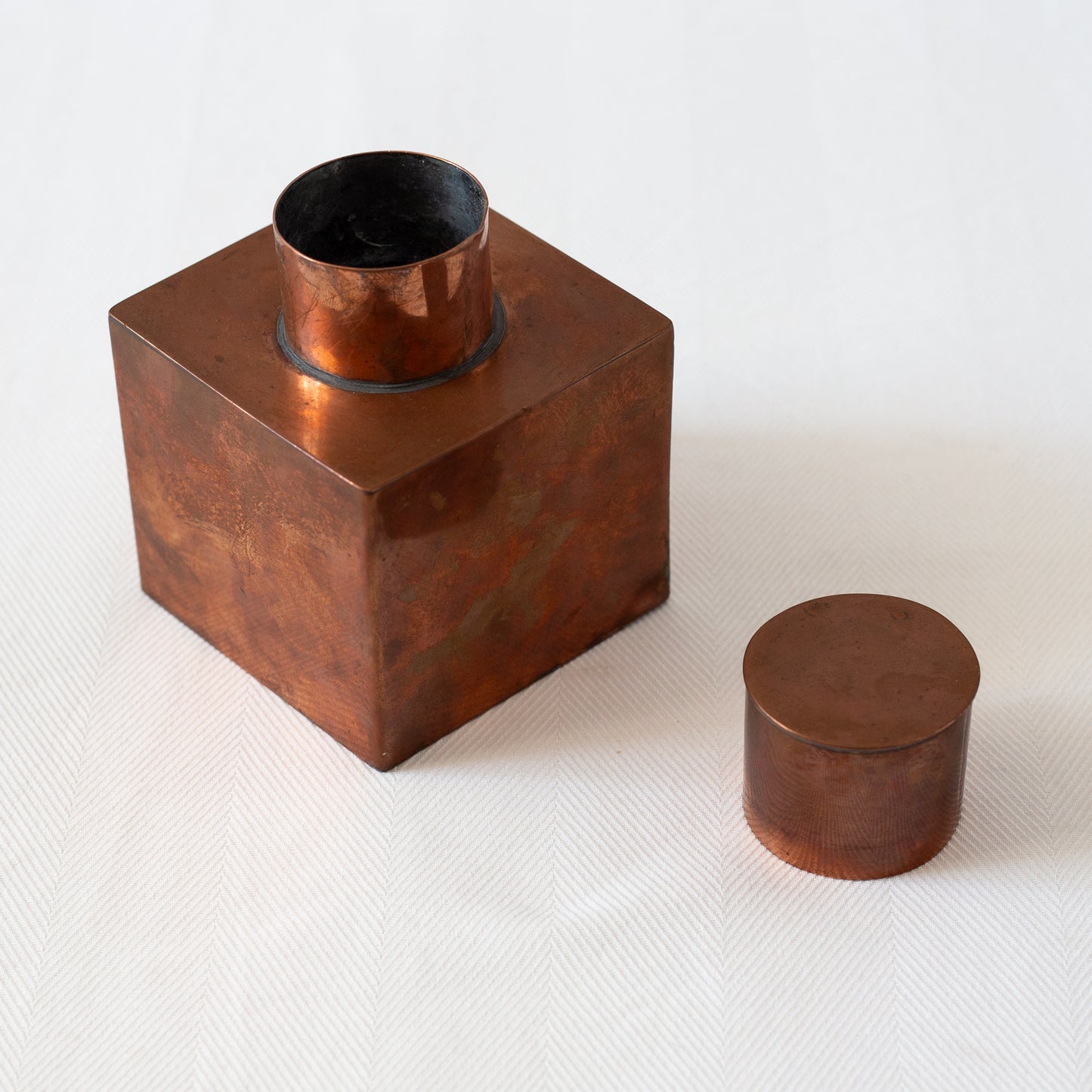 Copper Tea Caddy, England. Early 20th century.