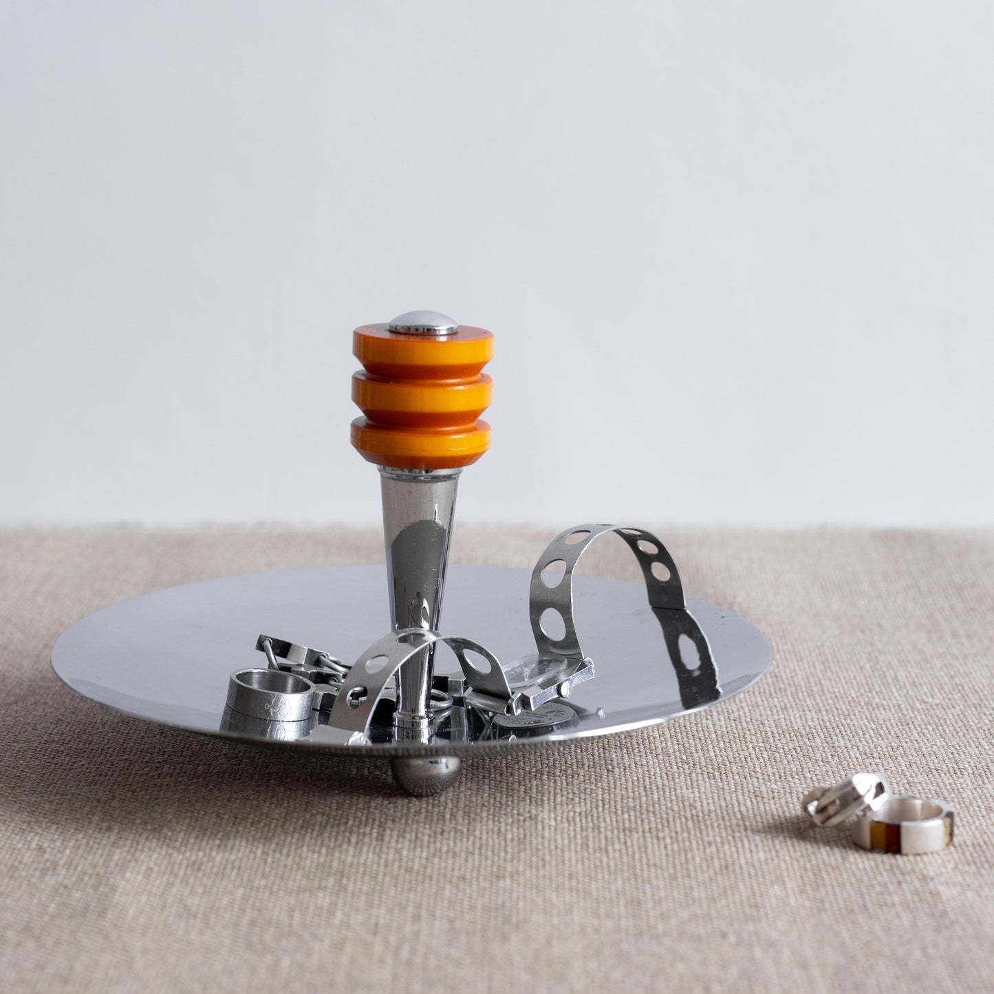 Bakelite and Chrome Space-Age Dish, England. 1960s.