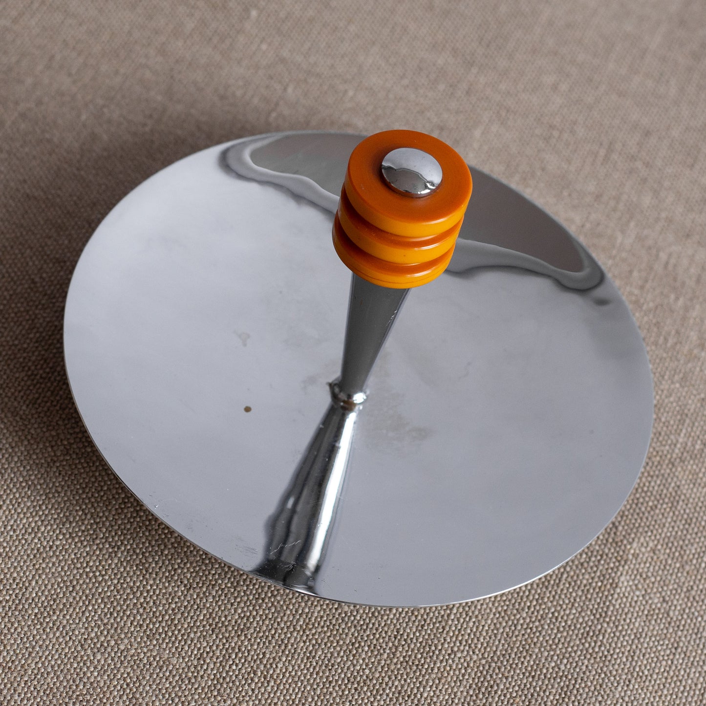 Bakelite and Chrome Space-Age Dish, England. 1960s.