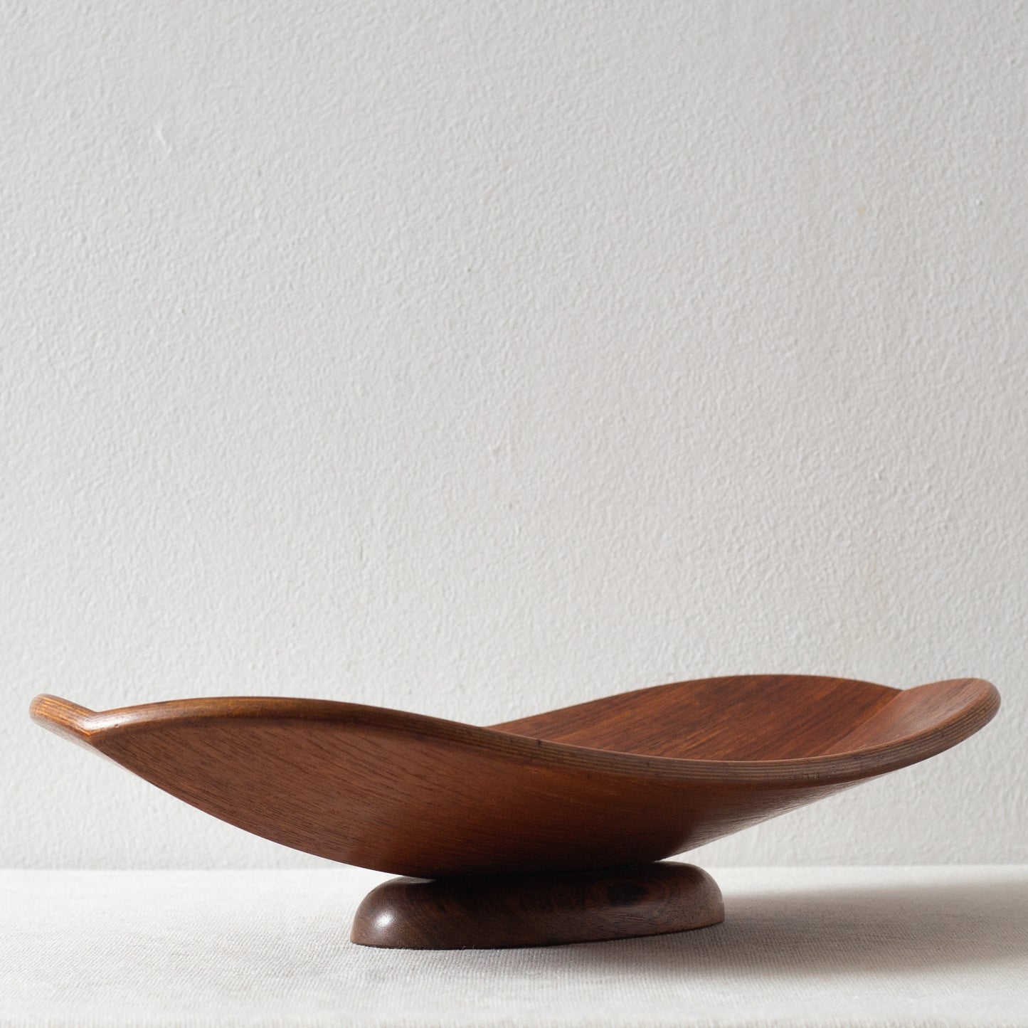 Teak footed dish, Denmark. 1960’s.