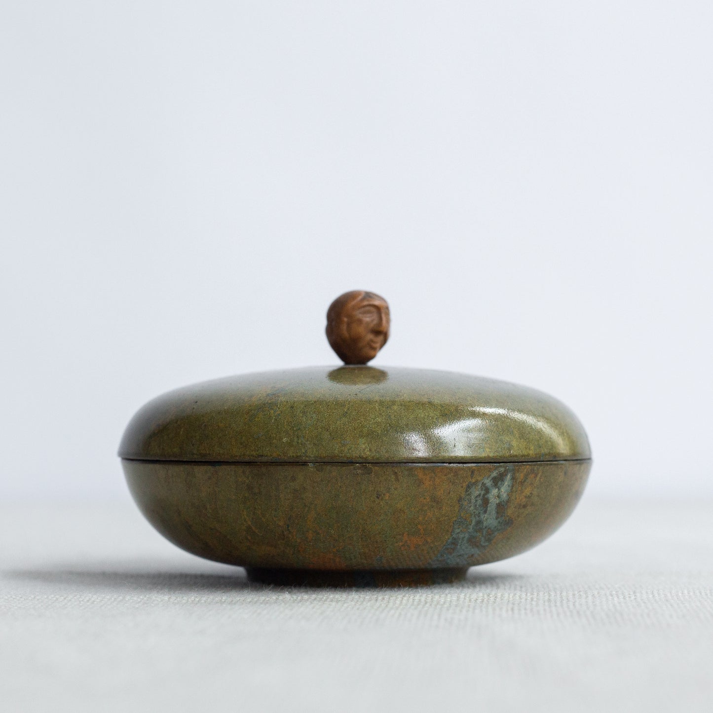 Rare lidded 'Janus' box, Ebena, Belgium. 1920's.