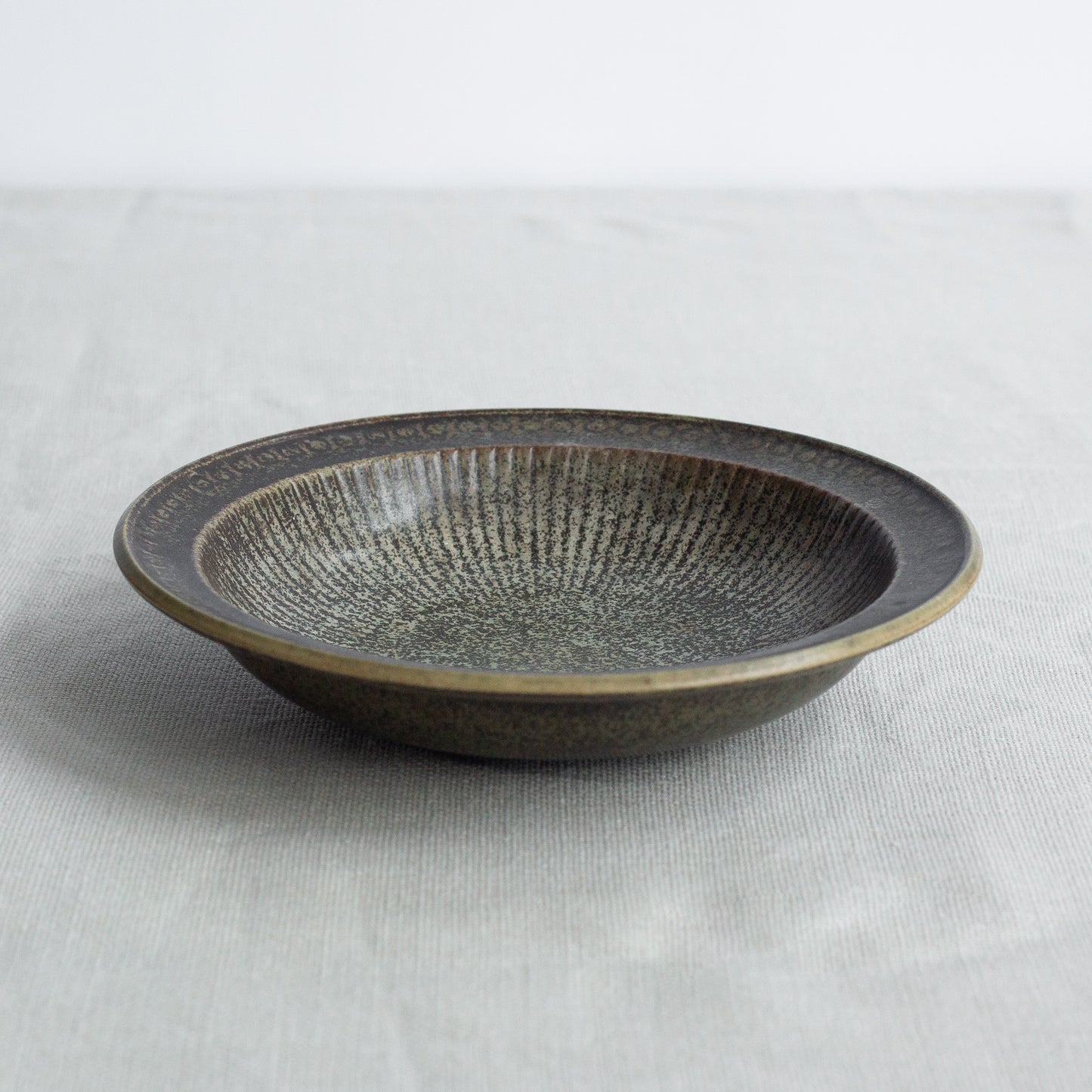 'Collier' bowl, Gunnar Nylund, Rörstrand, Sweden. 1960's.