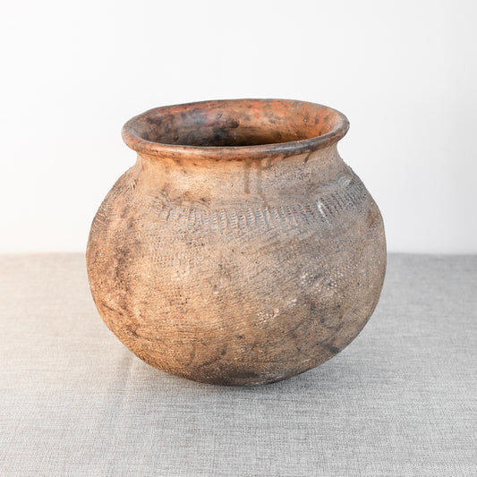 Large cooking pot, India. Late 18th century.