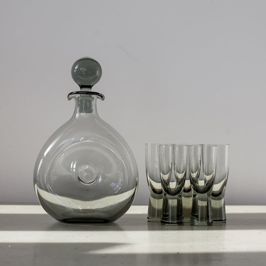 Set of 5 ‘Canada Smoke’ schnapps glasses and ‘Donut’ decanter, Per Lutken, Holmegaard, Denmark. 1950’s.