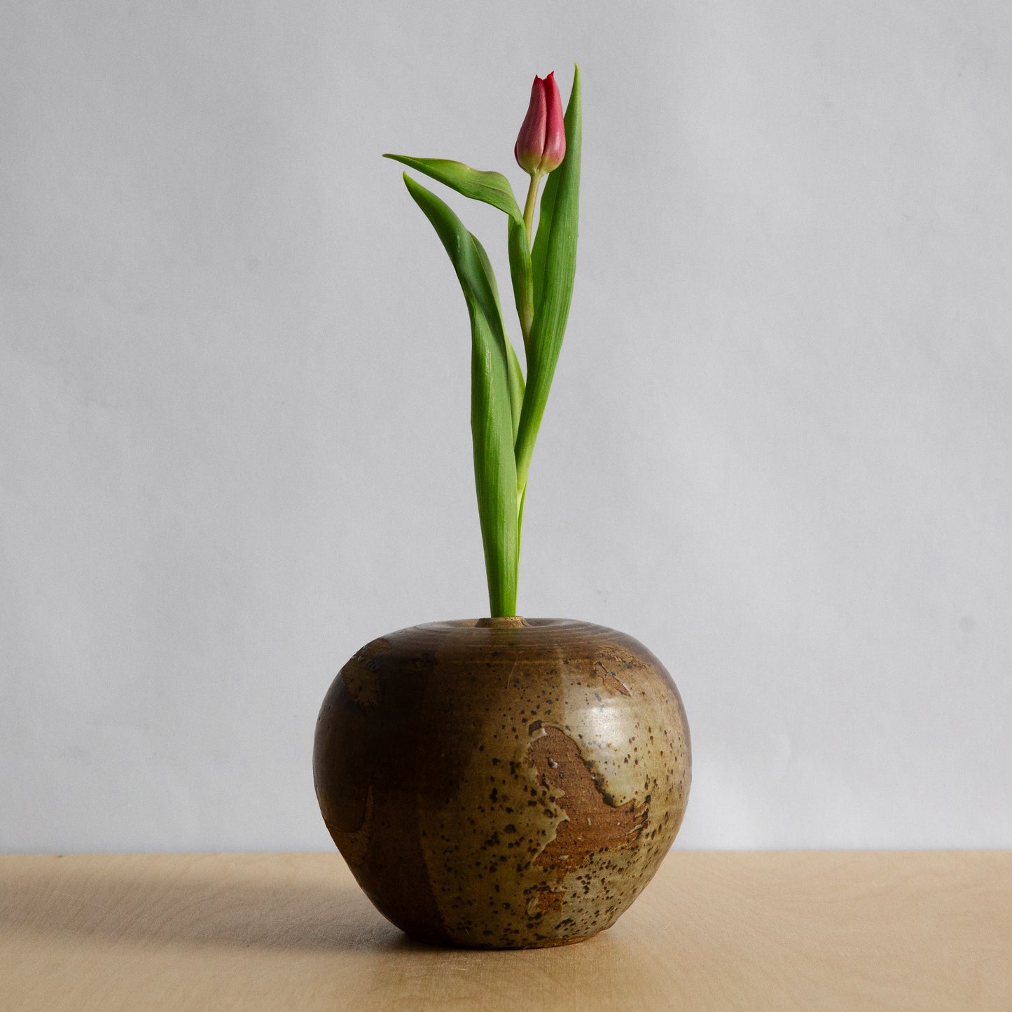 Studio Pottery Vase, England. Late 20th century.