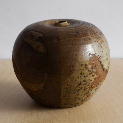 Studio Pottery Vase, England. Late 20th century.