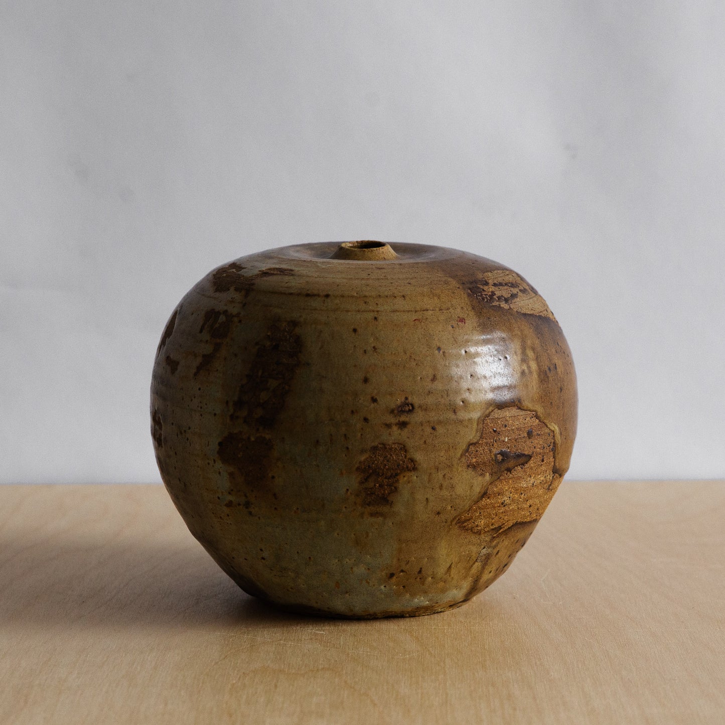 Studio Pottery Vase, England. Late 20th century.