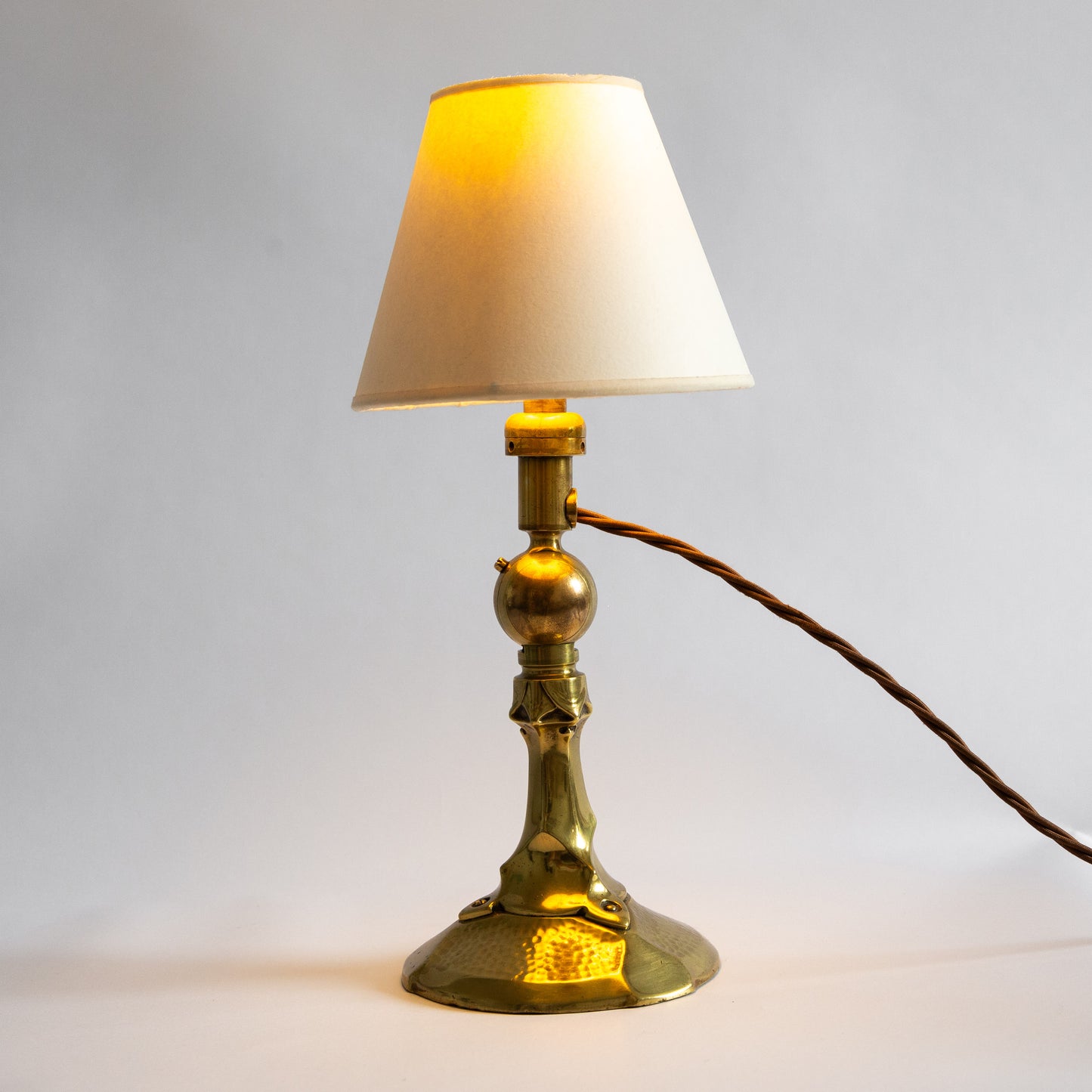 Articulating Machined Brass Ships Table Lamp, England. Early 20th century.