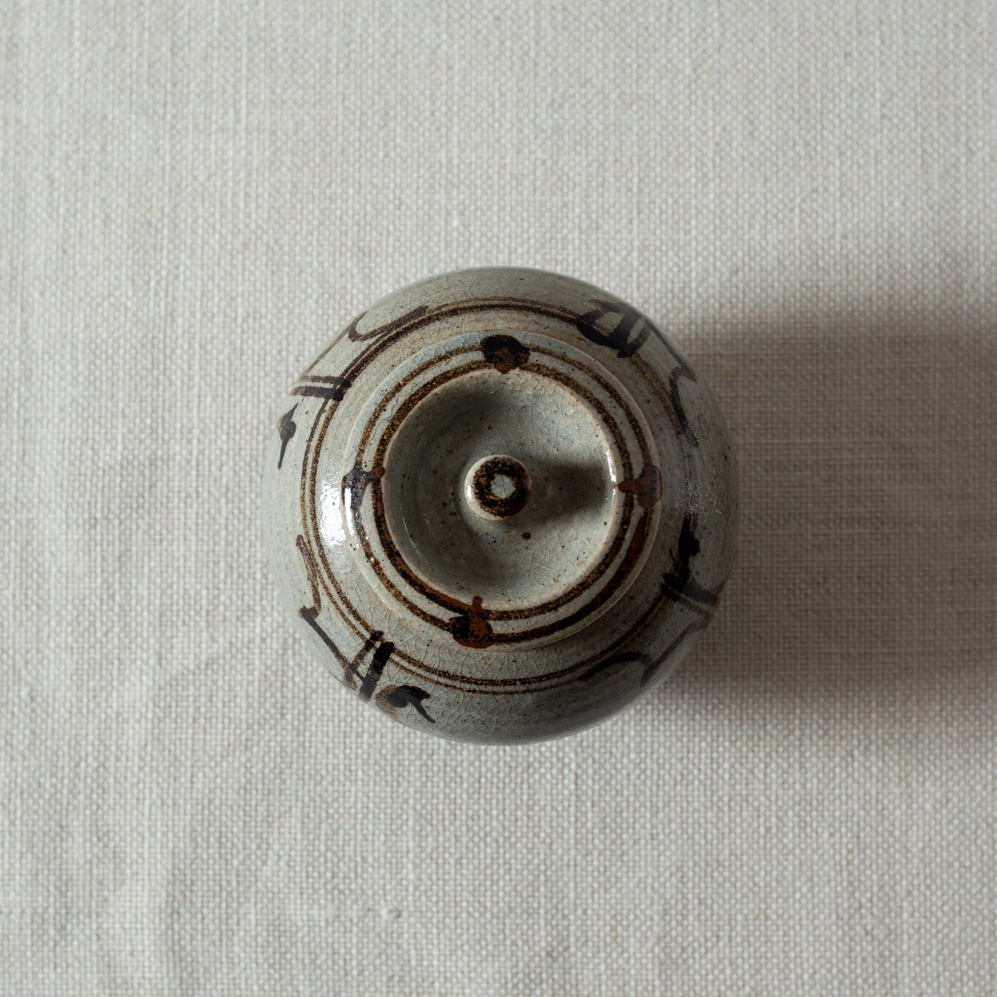 Lidded Jar, in the style of Michael Cardew, England. 1960s.