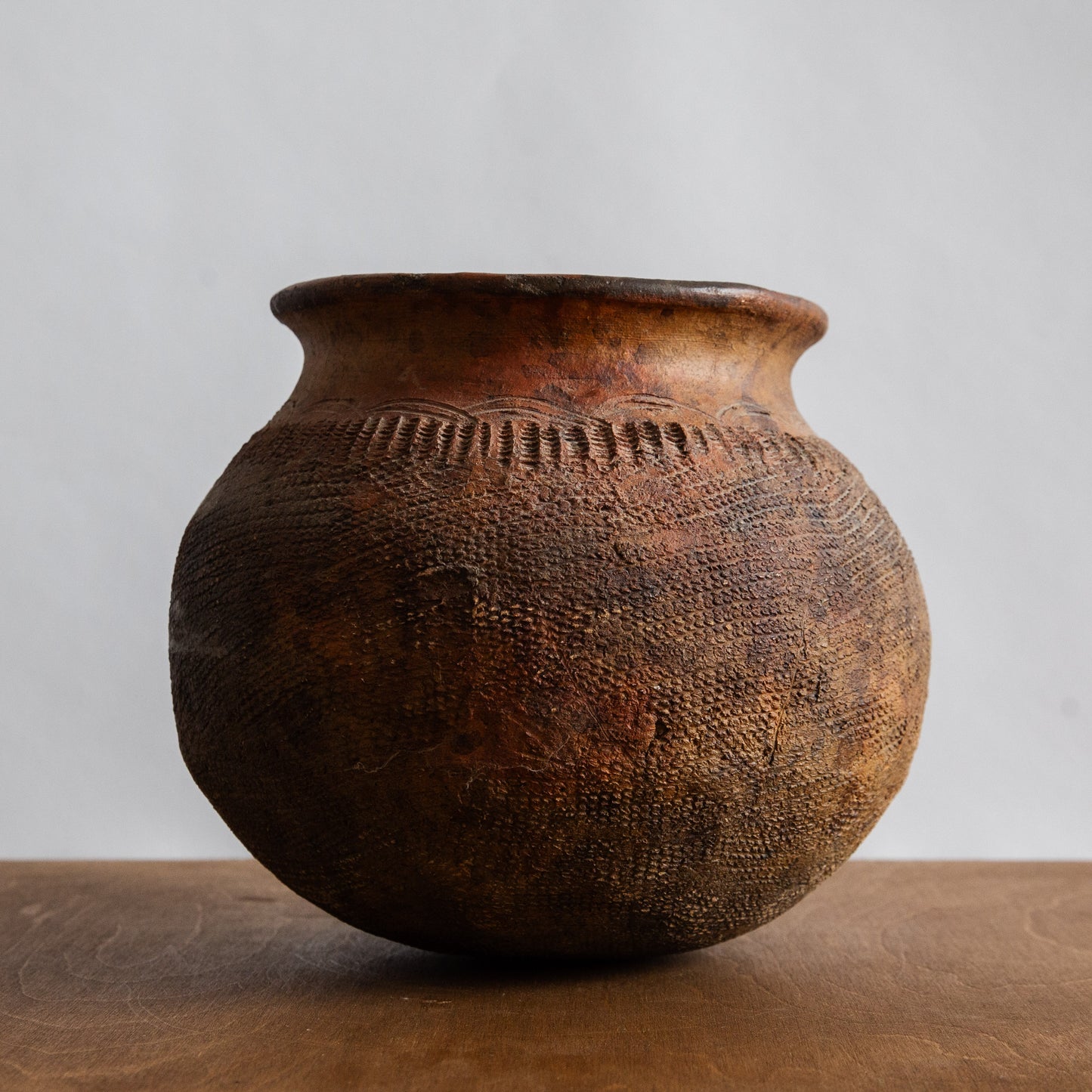 Large Native American Cooking Pot. Late 19th century.