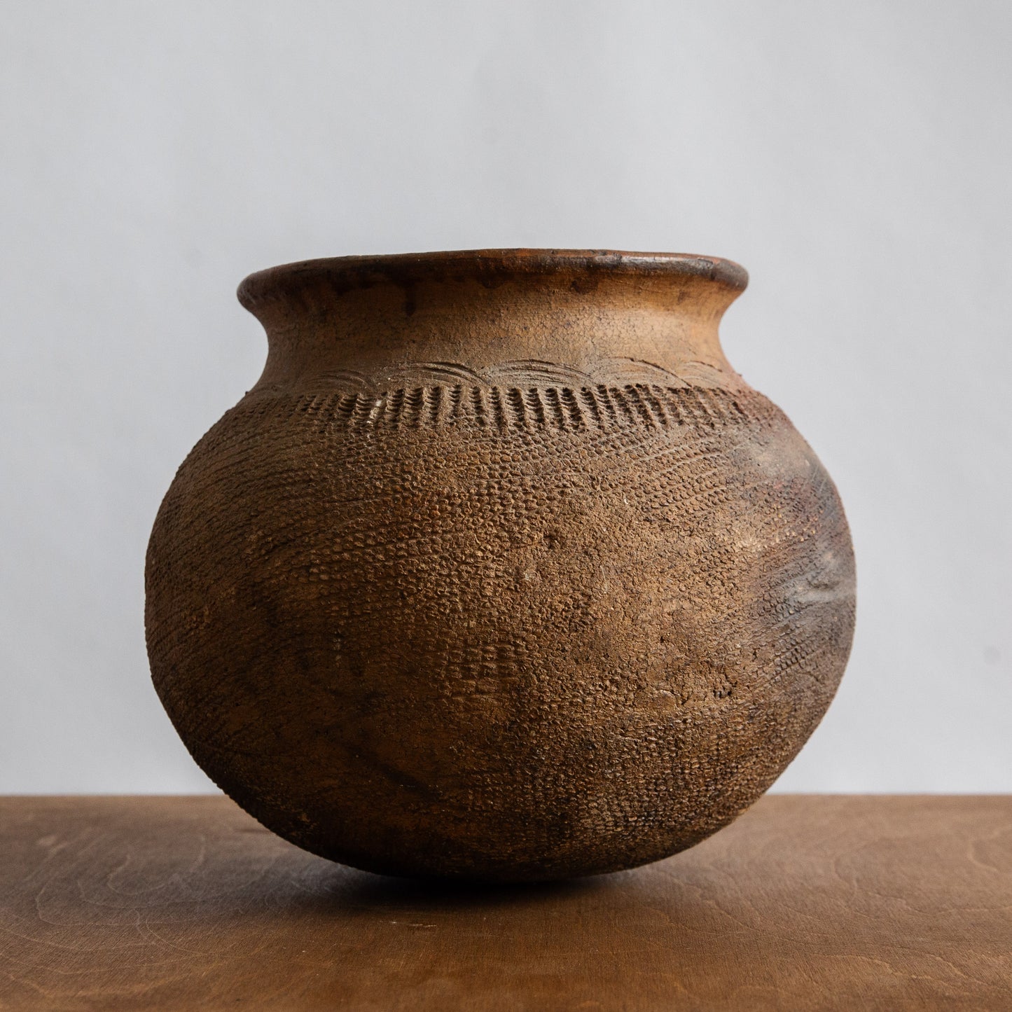 Large Native American Cooking Pot. Late 19th century.