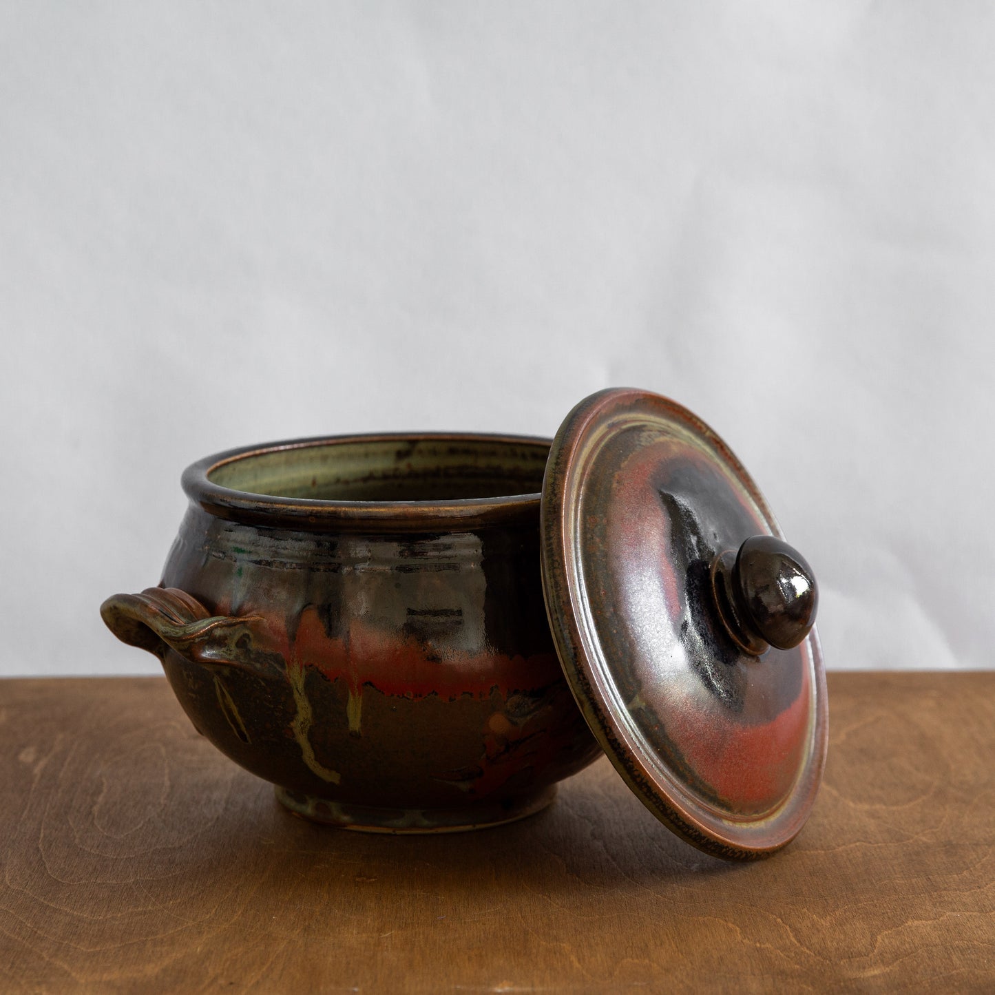Large Casserole Dish, Mireille & Noël Dailler, Blanot, France. 1970s.