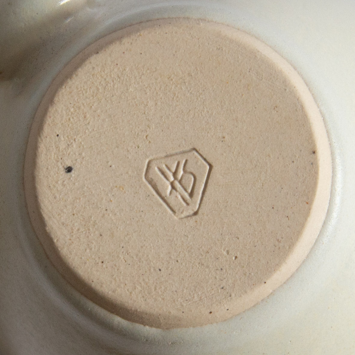 'Tango' Stoneware Mug in Off-White, Jaroslav Hrustalenko, England. 2000s.