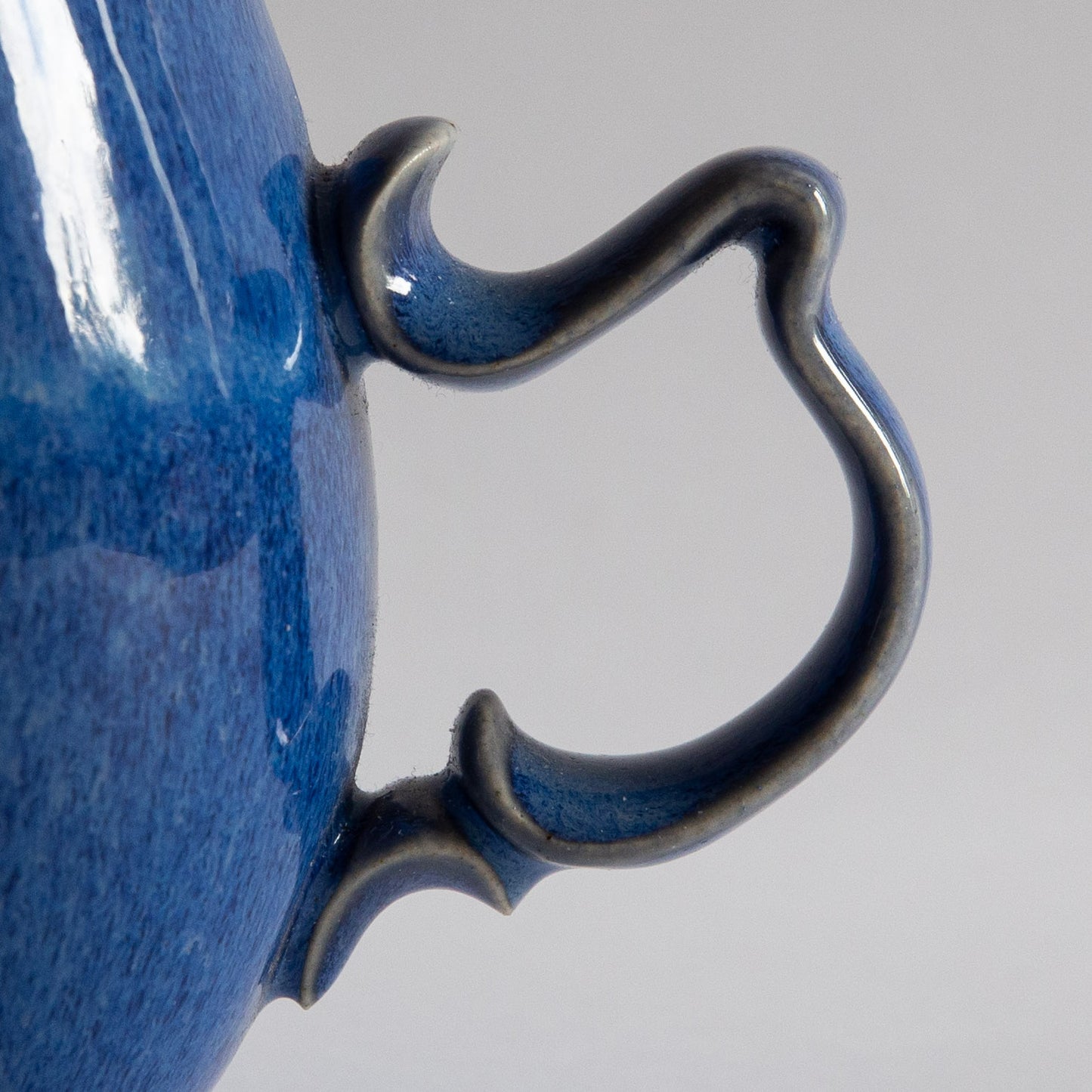 'Tango' Stoneware Mug in Cobalt, Jaroslav Hrustalenko, England. 2000s.