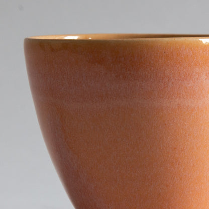 'Tango' Stoneware Mug in Peach, Jaroslav Hrustalenko, England. 2000s.