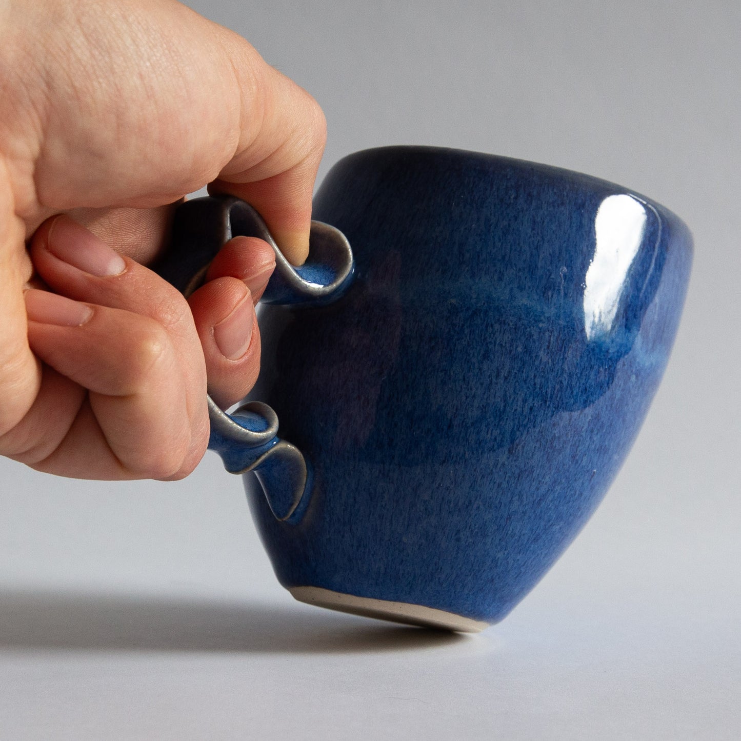 'Tango' Stoneware Mug in Cobalt, Jaroslav Hrustalenko, England. 2000s.
