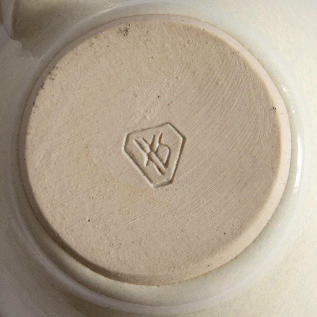 'Tango' Stoneware Mug in Cream, Jaroslav Hrustalenko, England. 2000s.