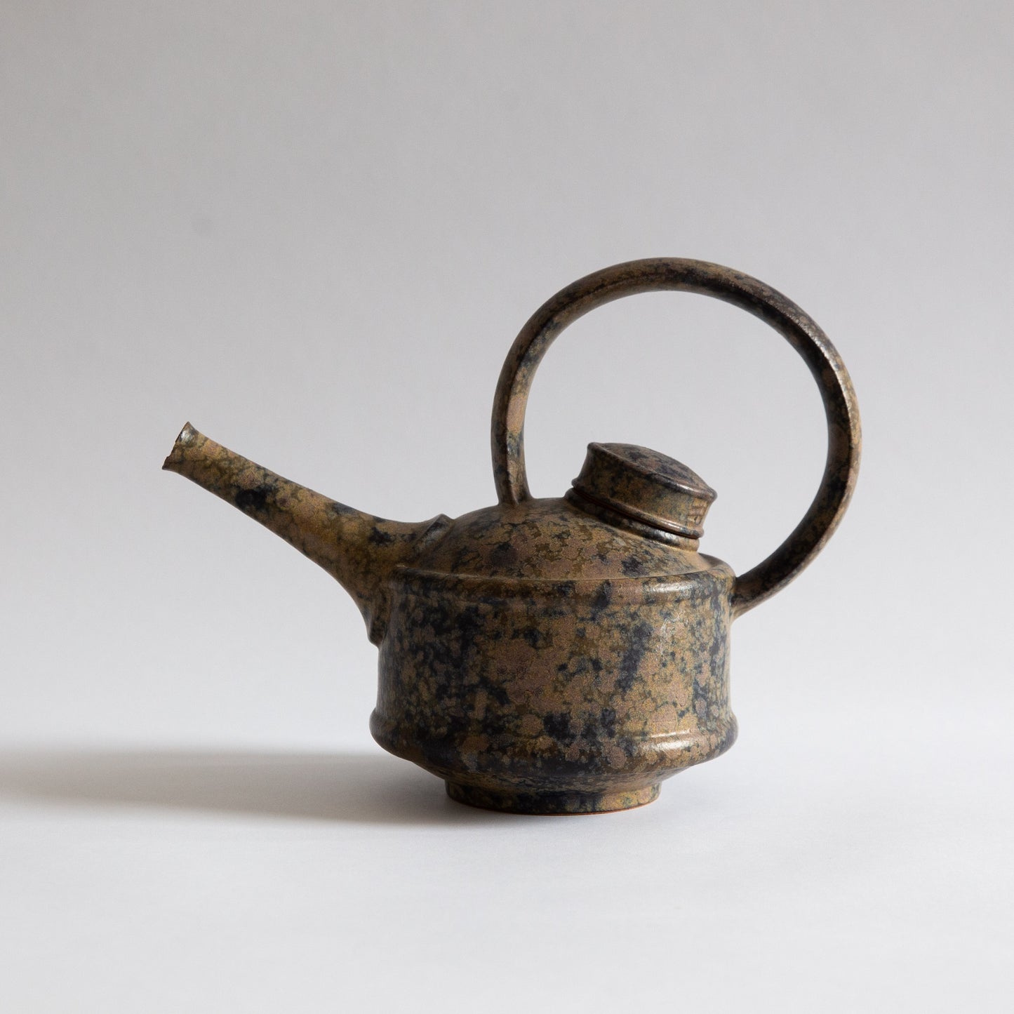 Stoneware Teapot, Ian Rylatt, England. Circa 1990s.