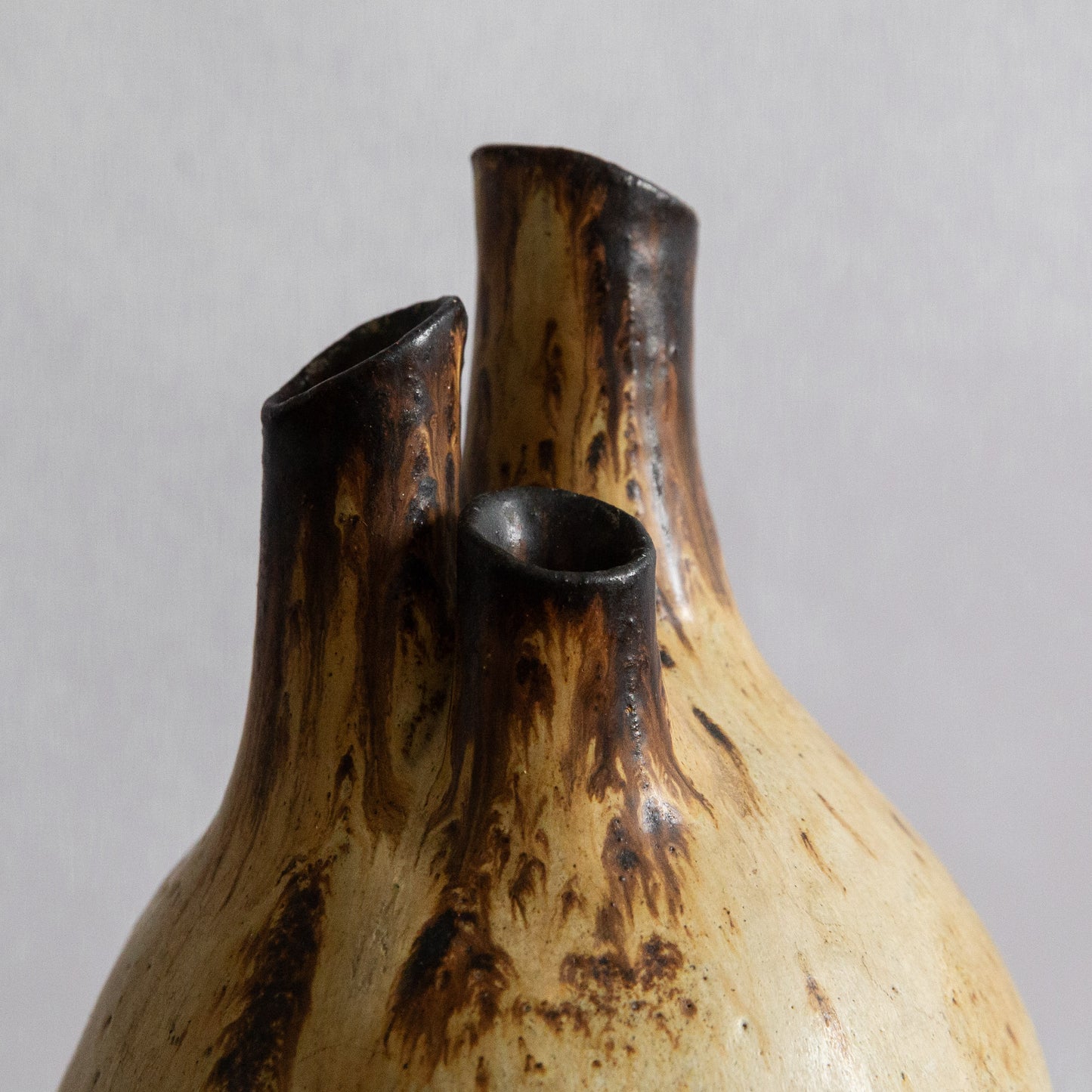 Triple-necked vase, England. 1960s.