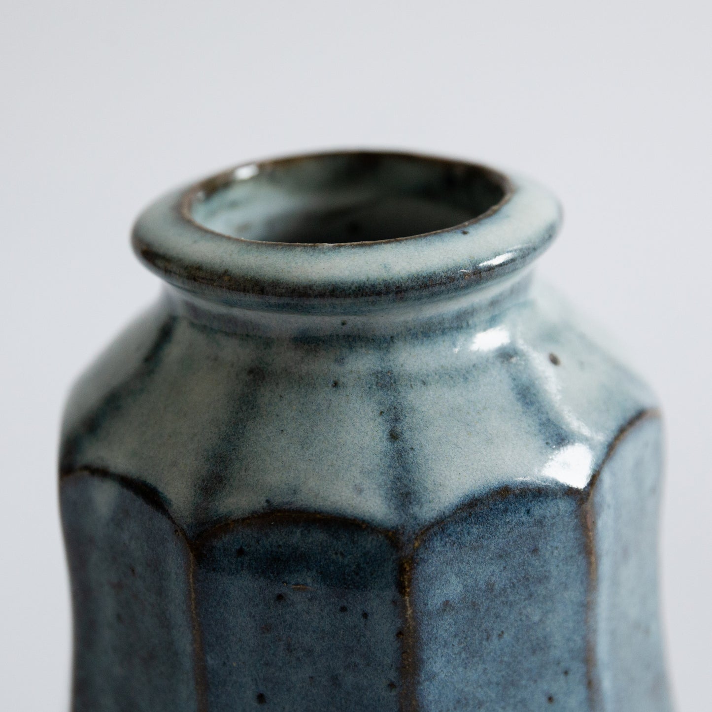 Unique Stoneware Vase, Mike Dodd, England. Late 20th century.